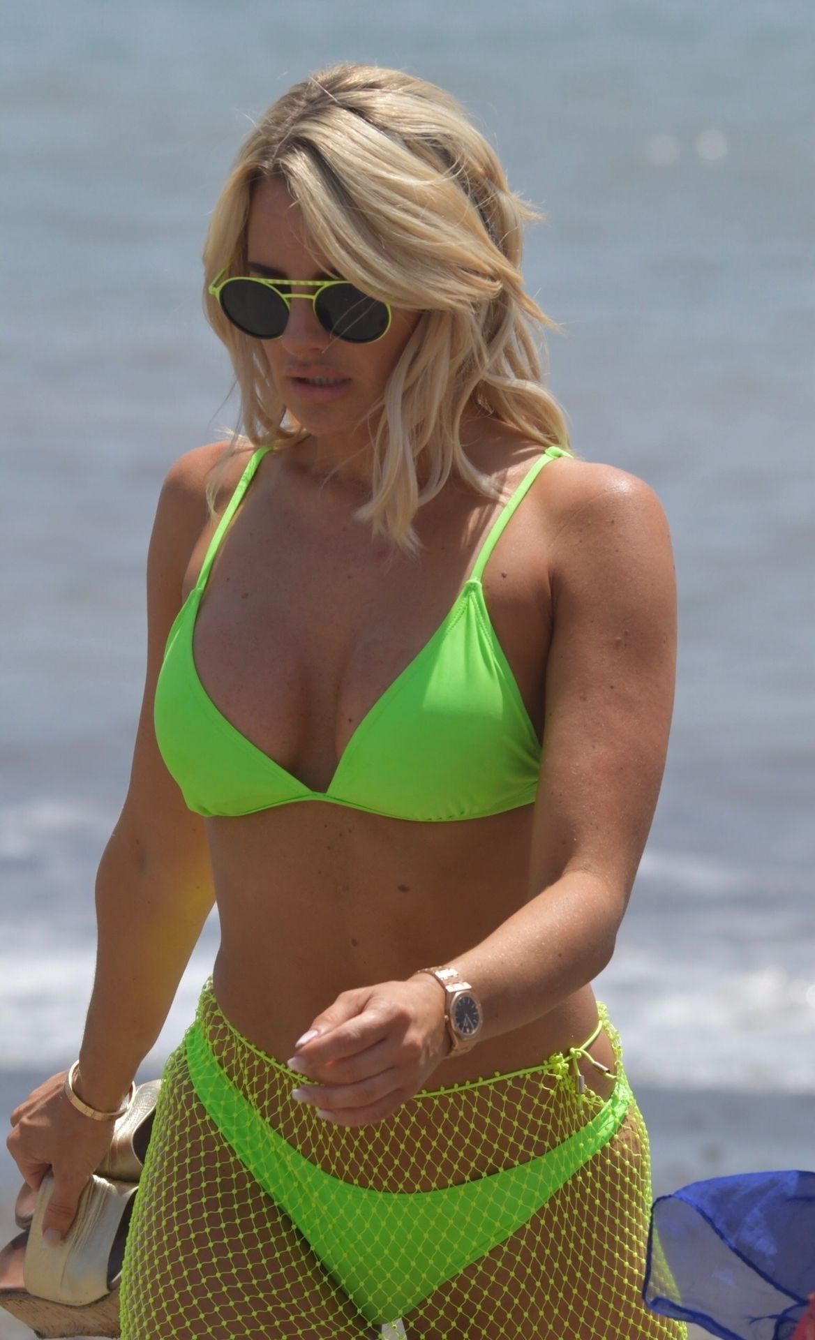 Danielle Armstrong, Ferne Mccann Sexy 010