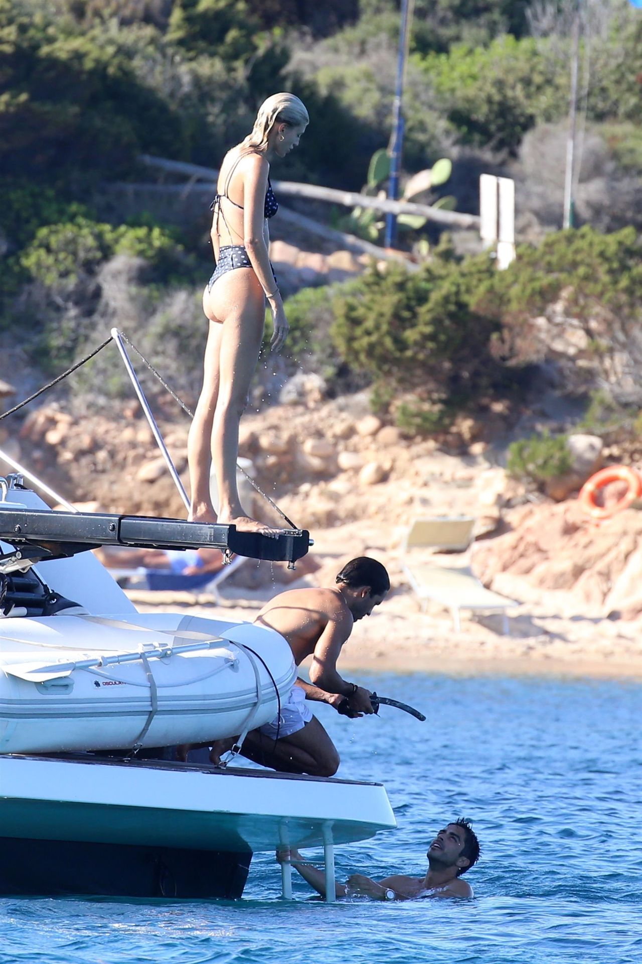 Devon Windsor Sexy 035