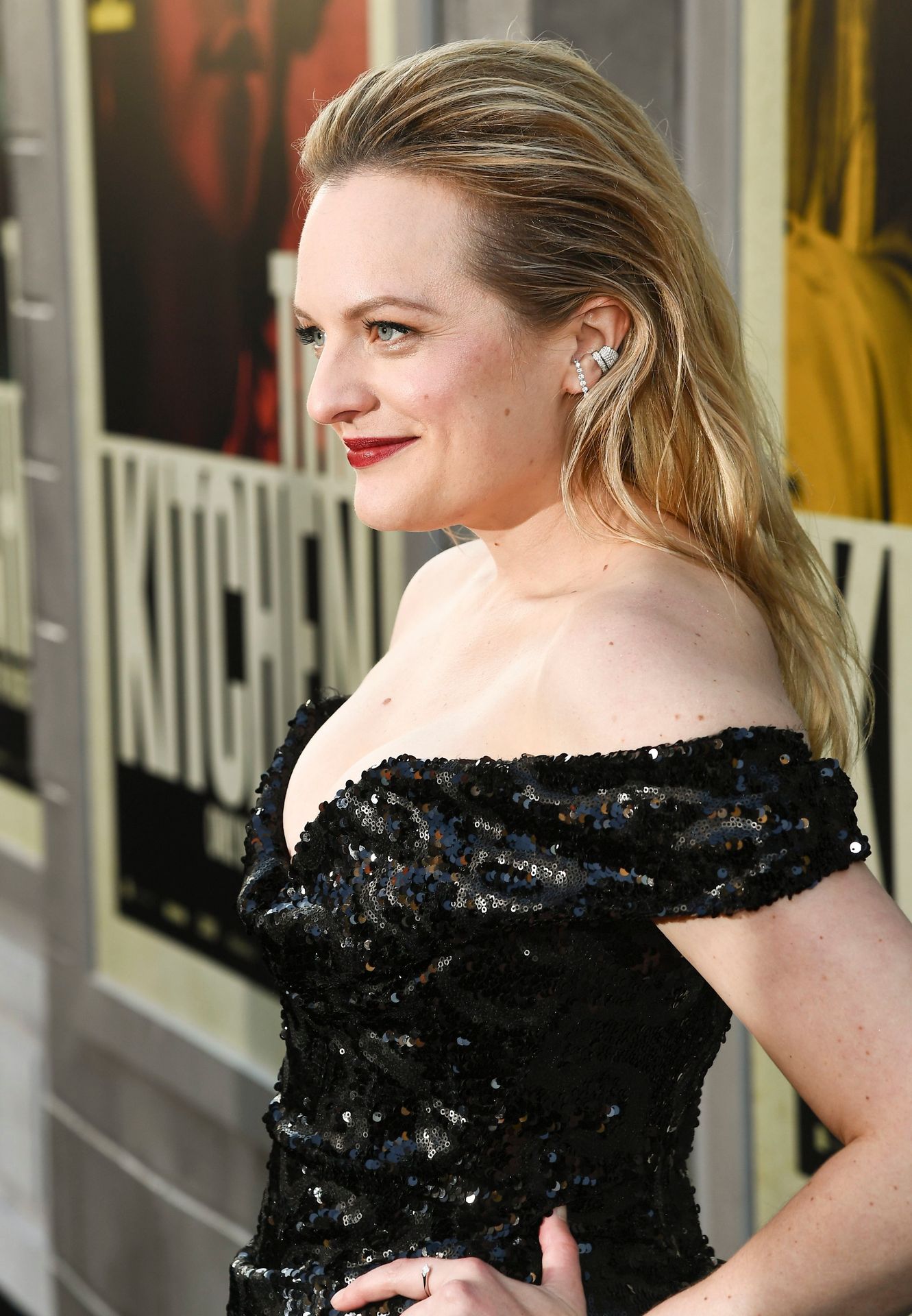 Elisabeth Moss Sexy 106