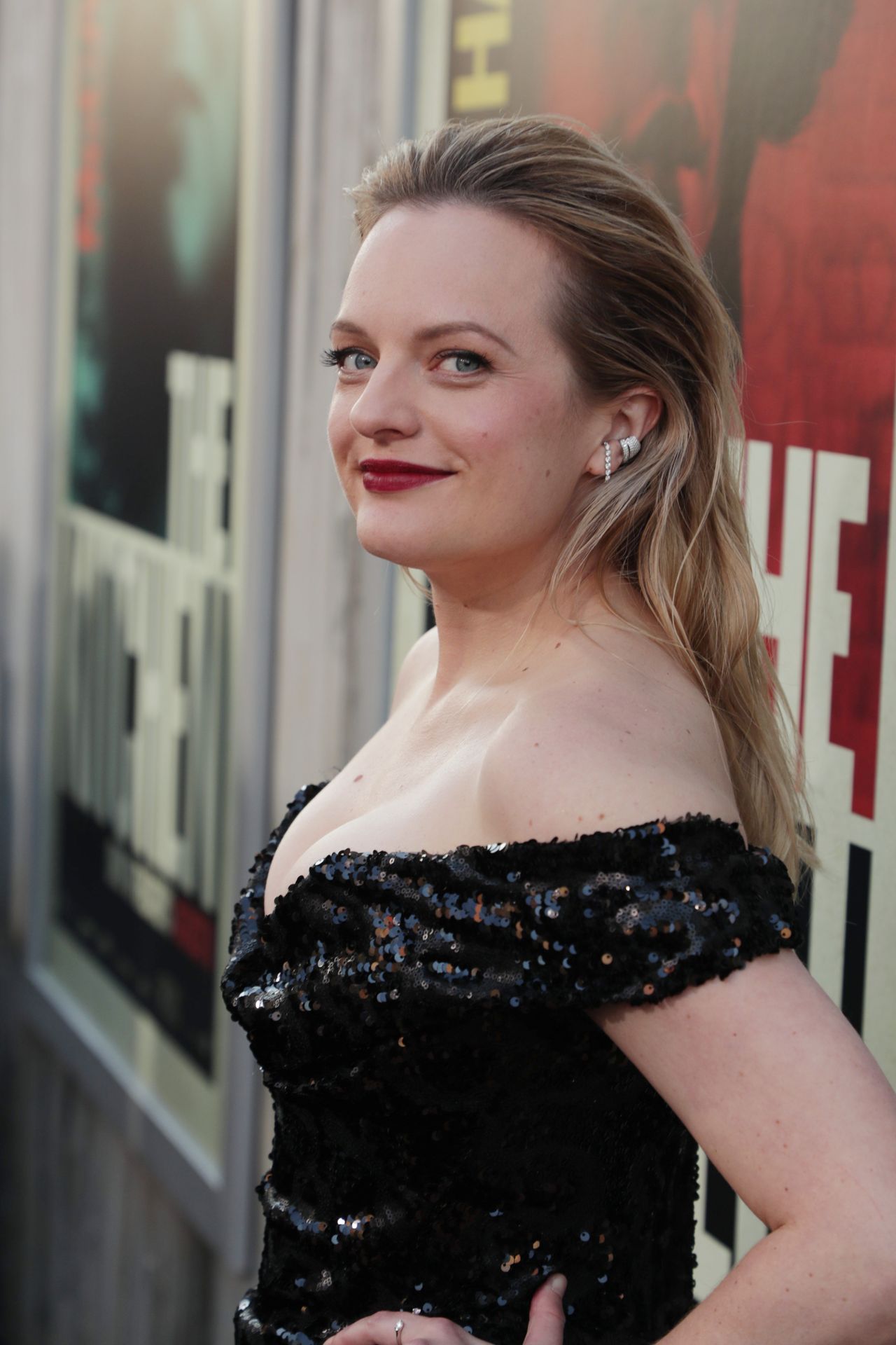 Elisabeth Moss Sexy 118