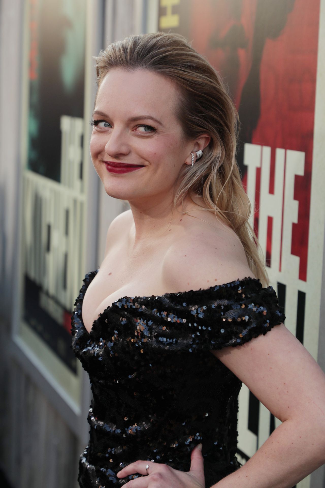 Elisabeth Moss Sexy 119
