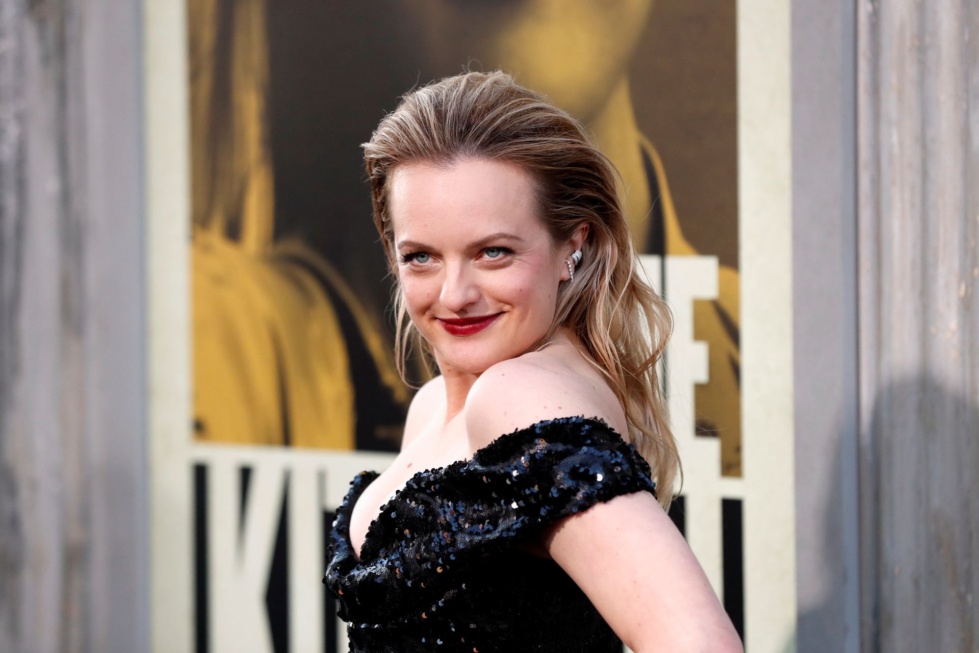 Elisabeth Moss Sexy 017