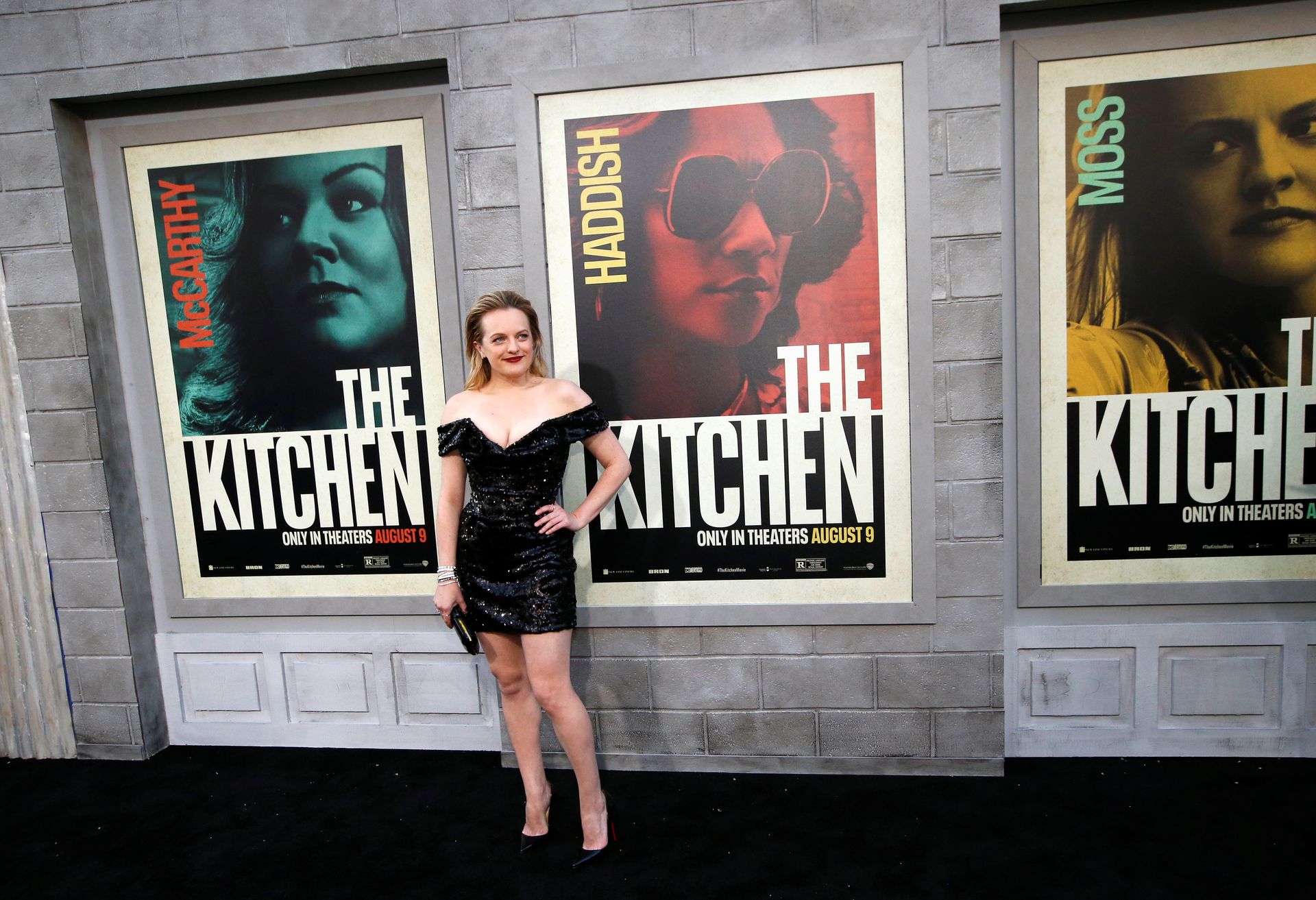 Elisabeth Moss Sexy 023