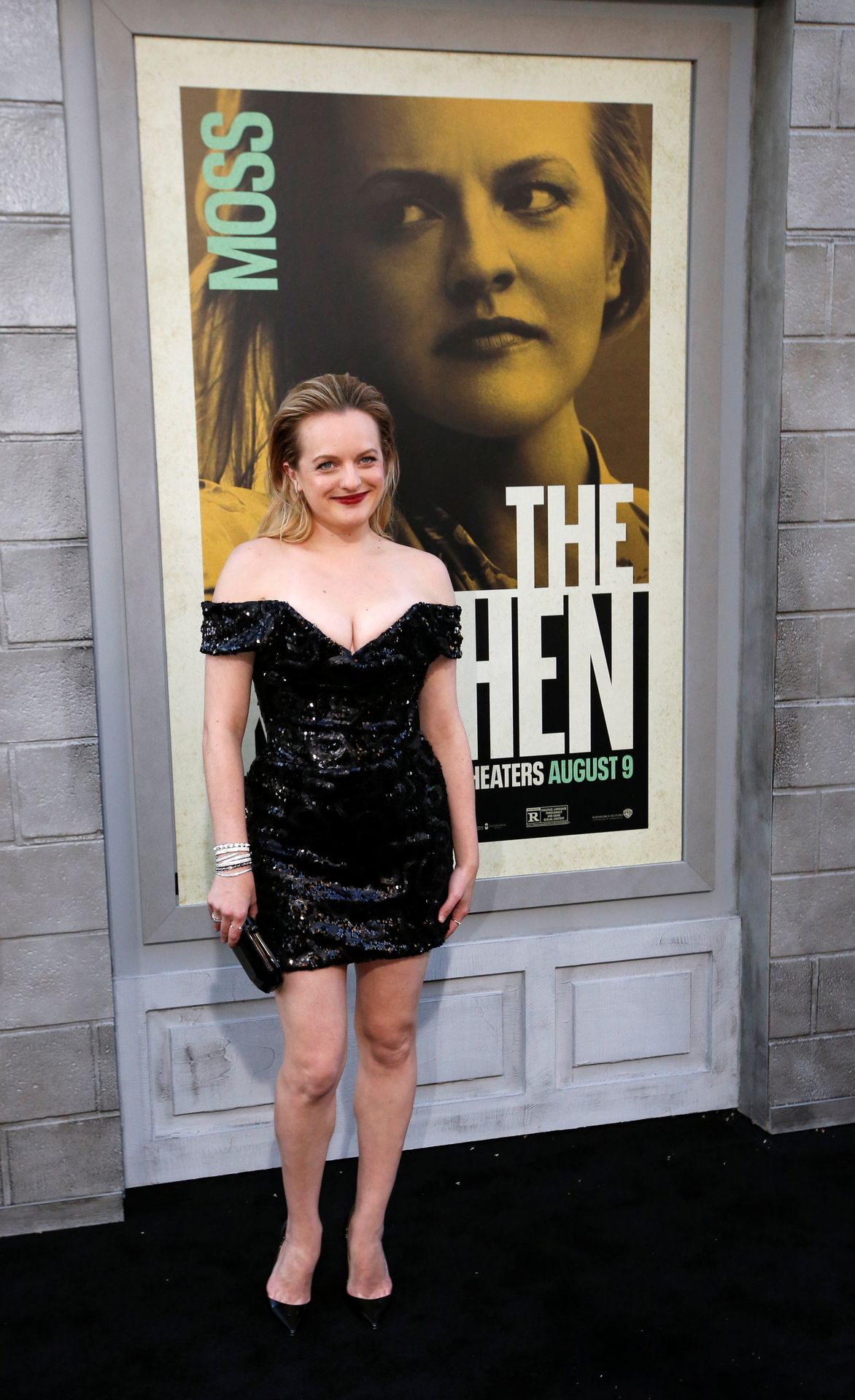 Elisabeth Moss Sexy 025