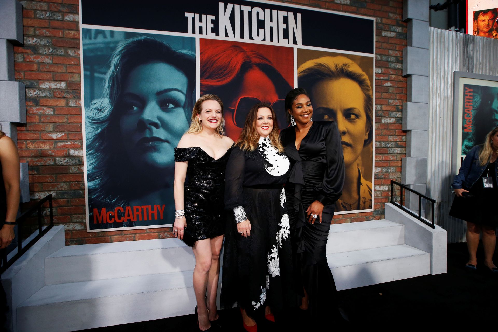 Elisabeth Moss Sexy 031