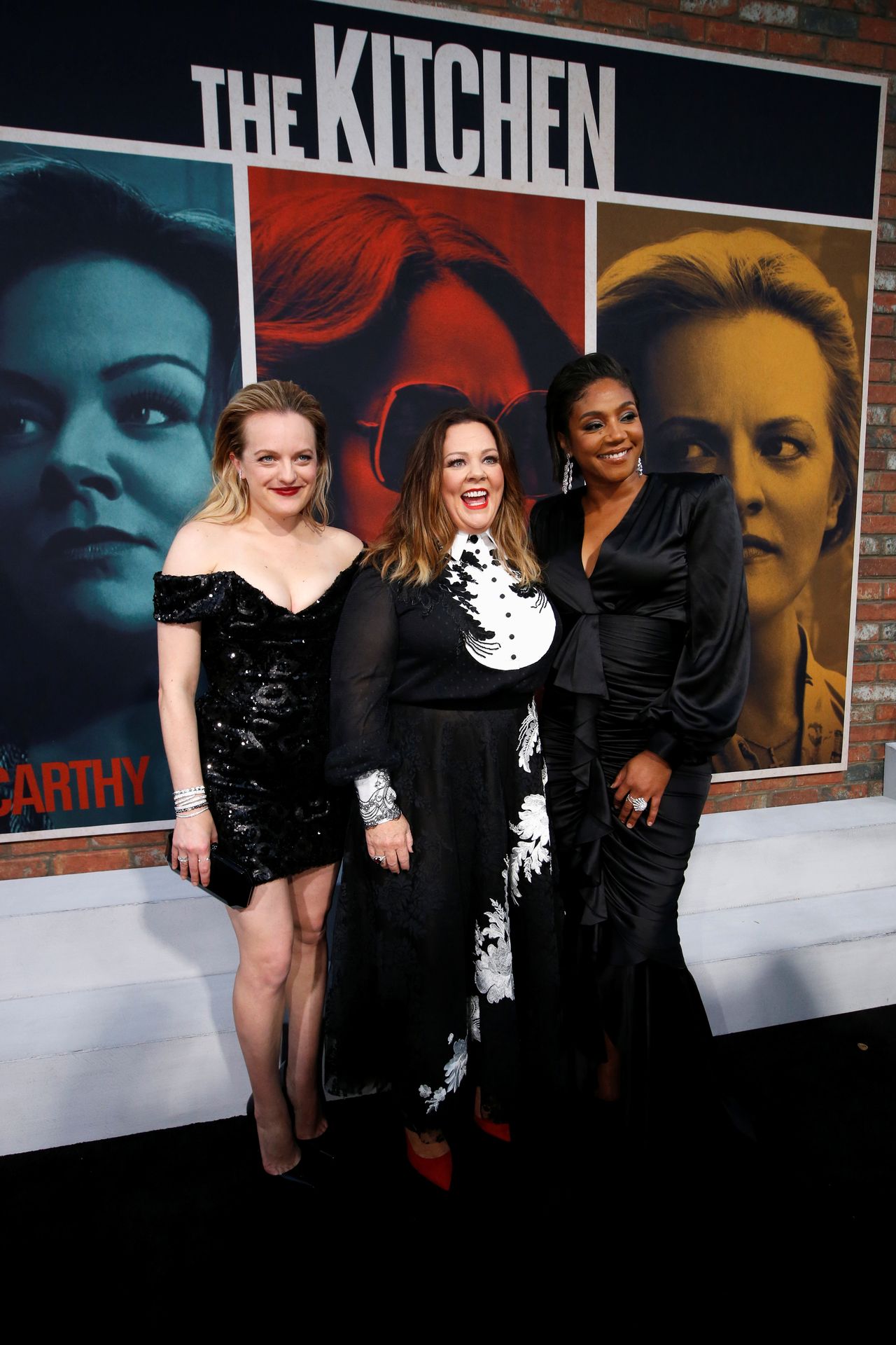 Elisabeth Moss Sexy 033