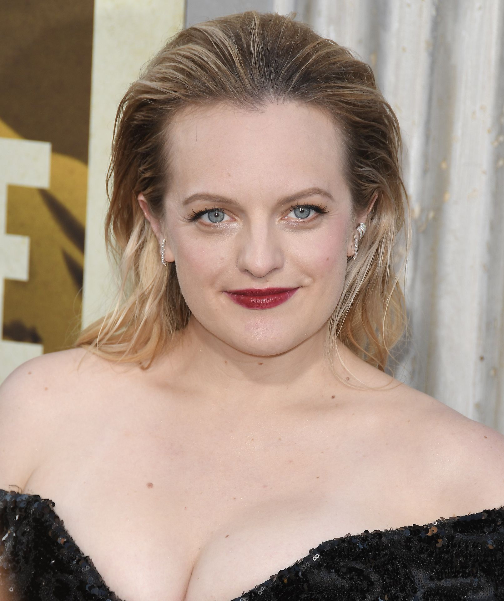 Elisabeth Moss Sexy 007