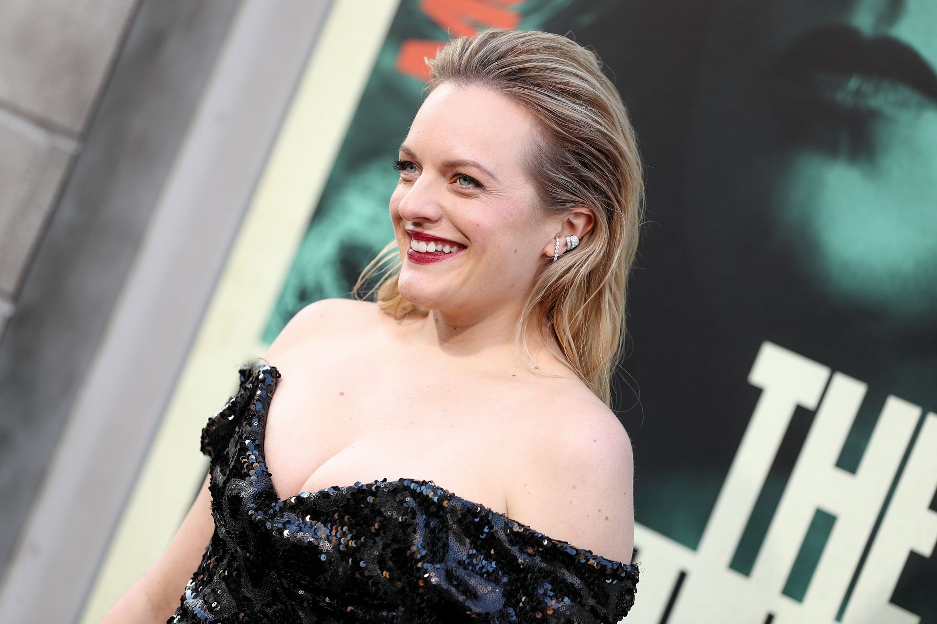 Elisabeth Moss Sexy 084