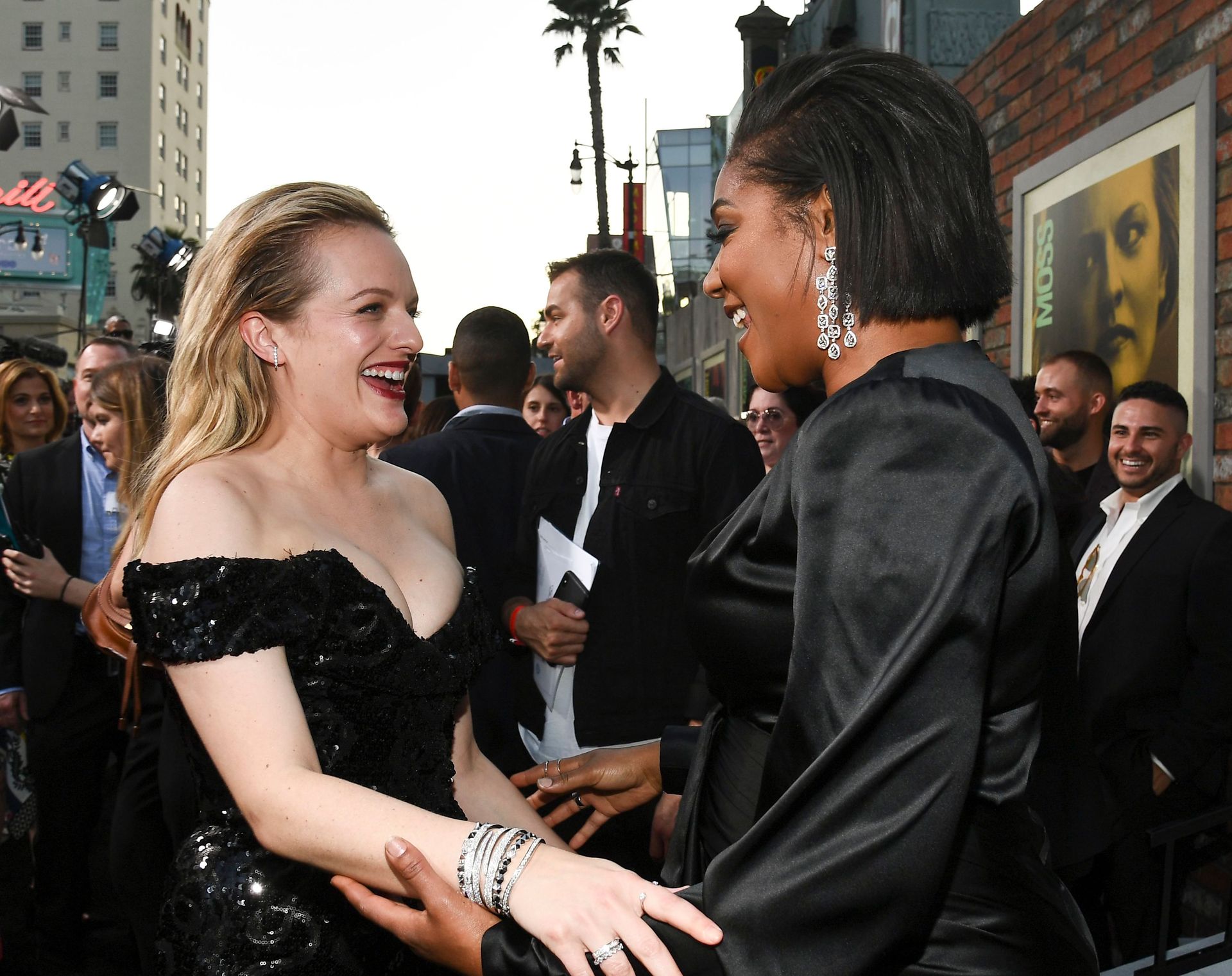 Elisabeth Moss Sexy 090