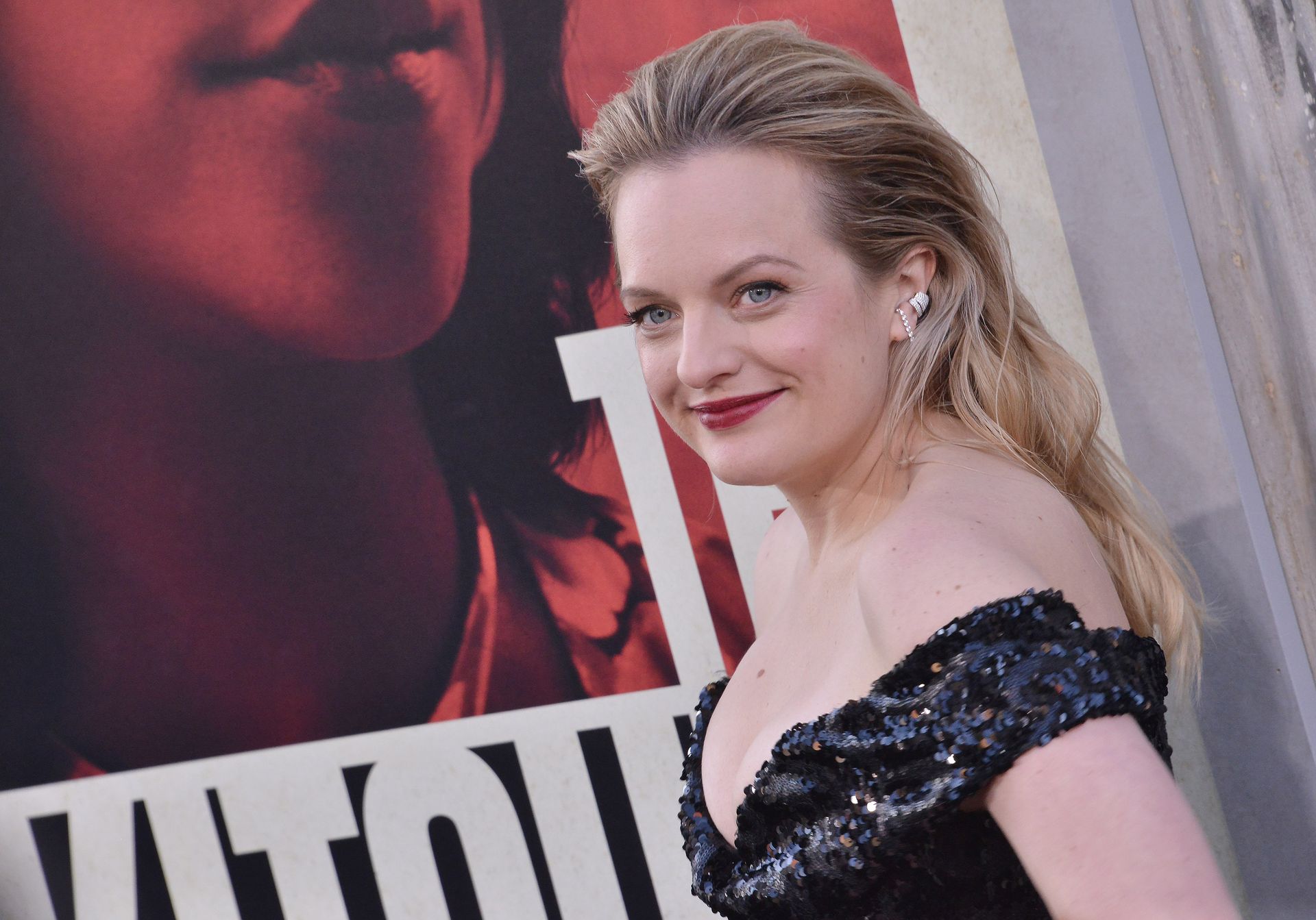 Elisabeth Moss Sexy 010