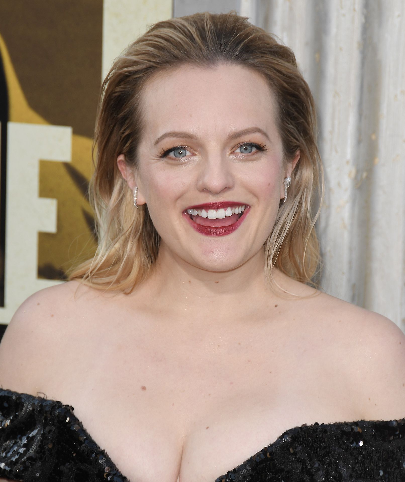 Elisabeth Moss Sexy 001
