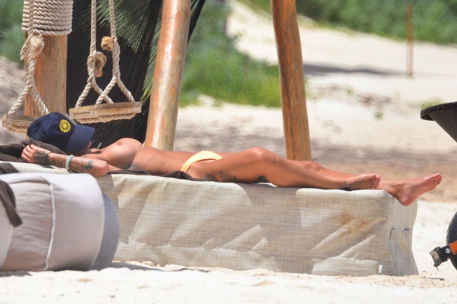 Jayde Nicole Sexy, Tina Louise Topless 017