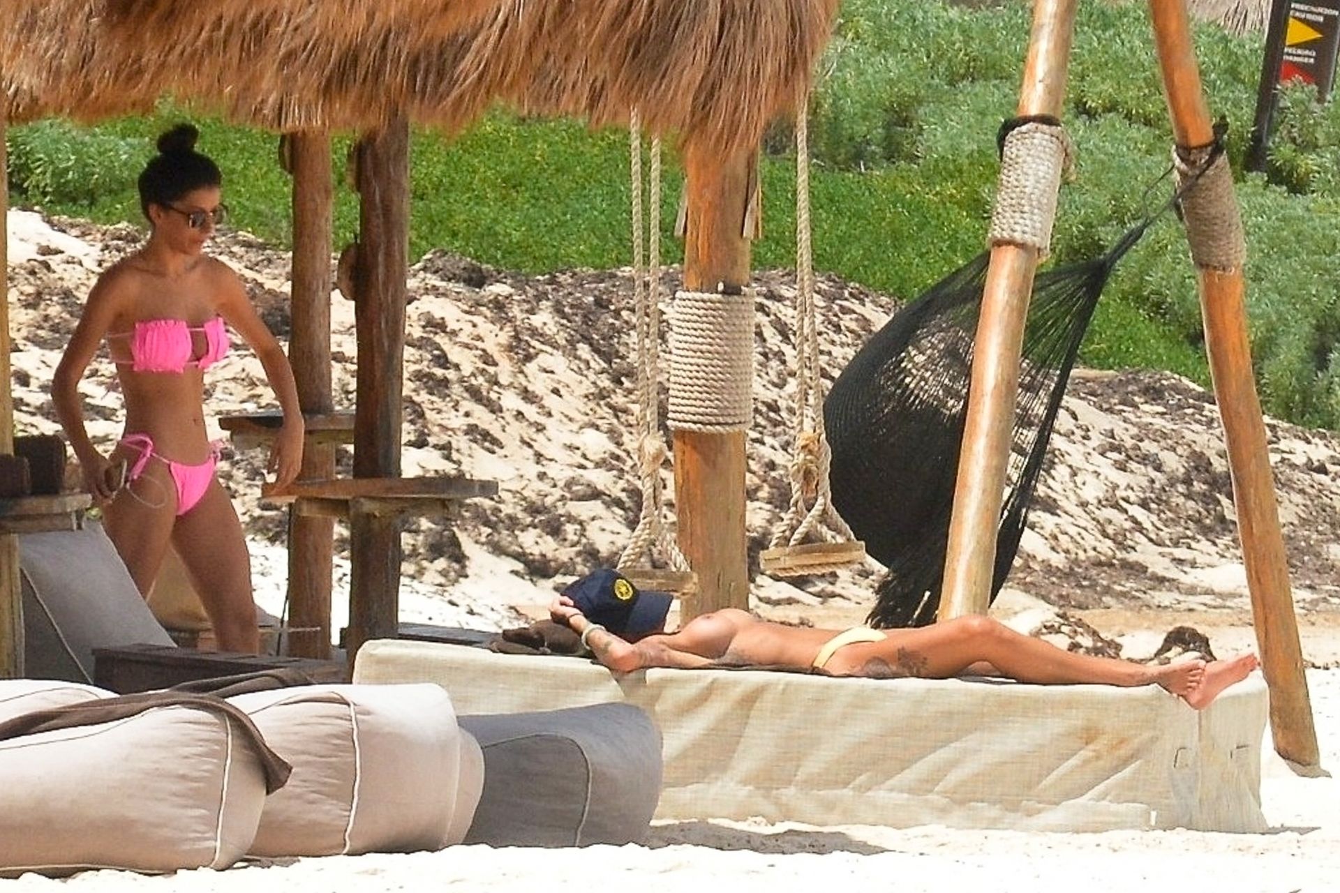 Jayde Nicole Sexy, Tina Louise Topless 041