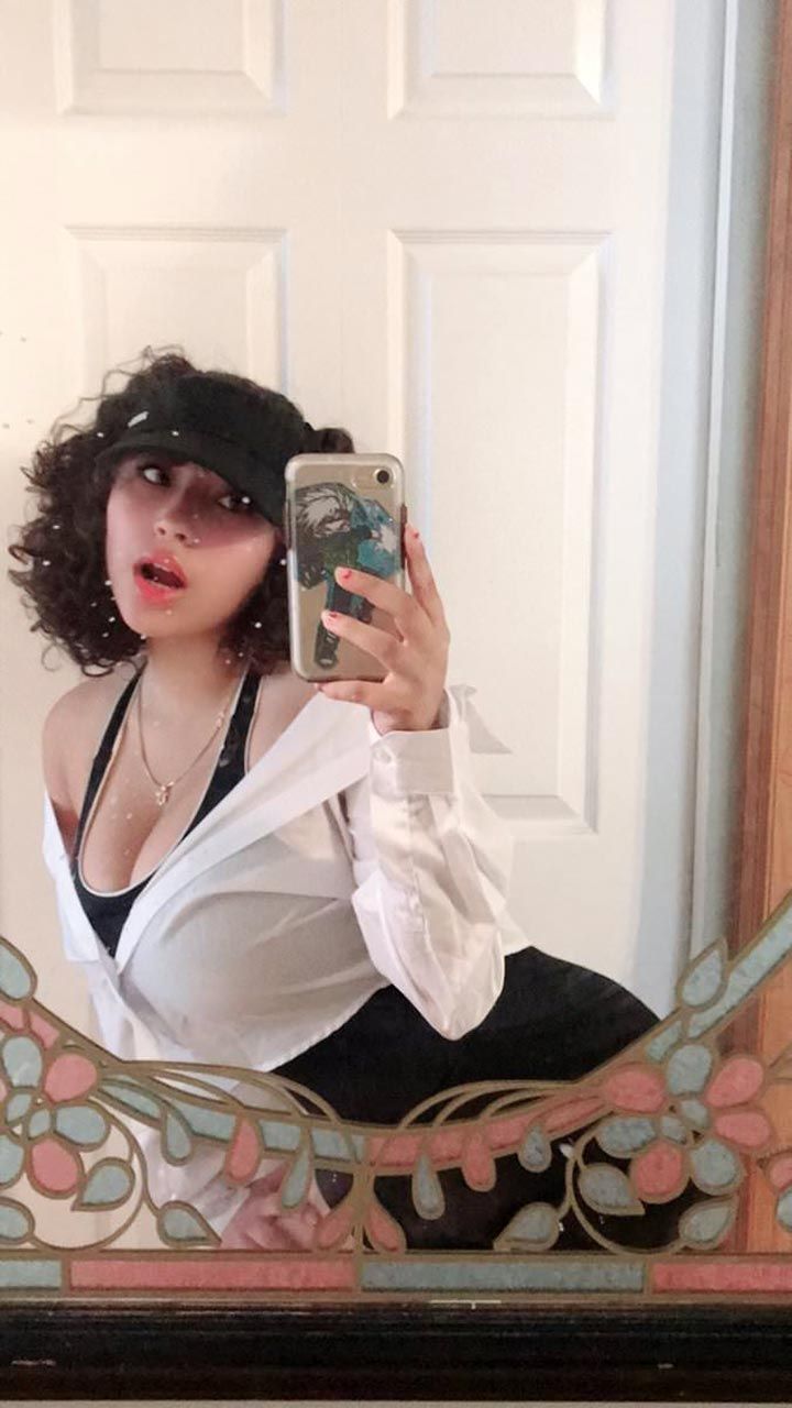 Joselyn “thriccey” Alexandra Nude & Sexy 032