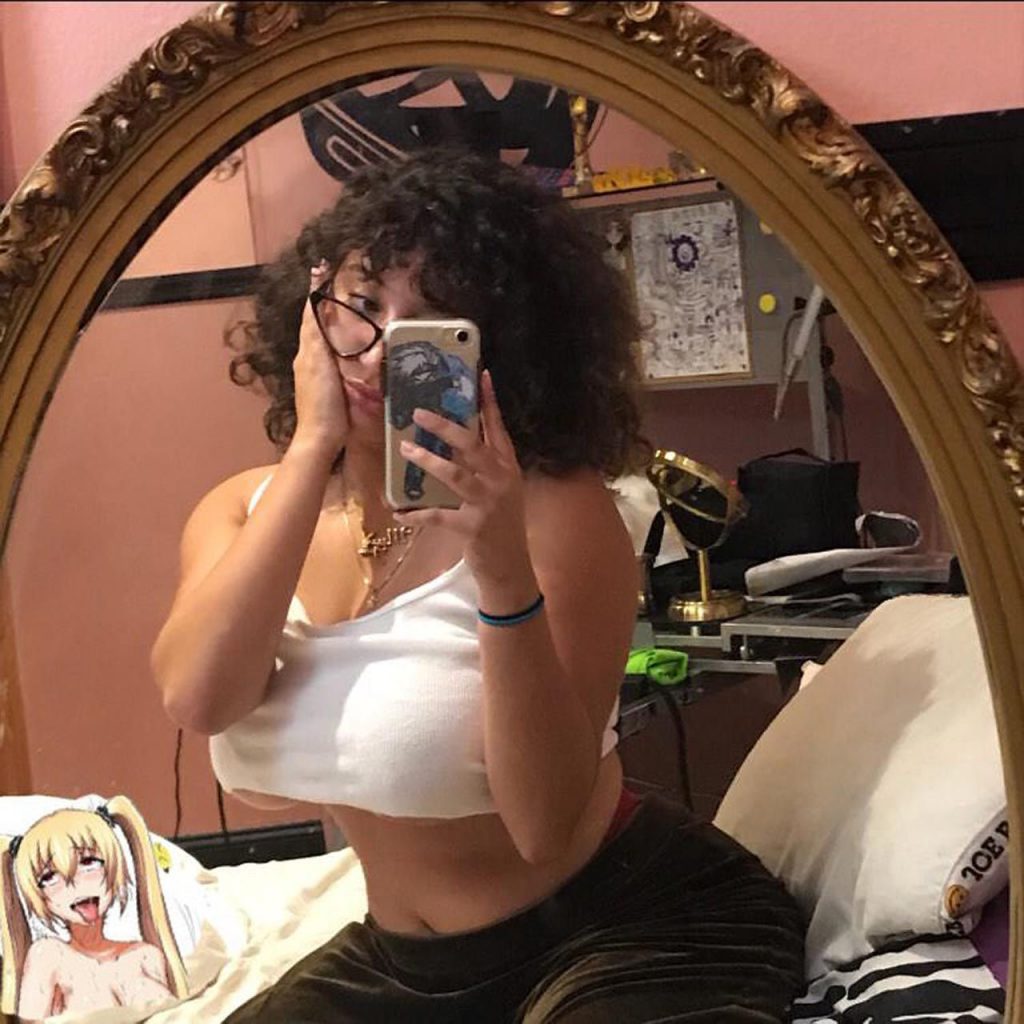 Joselyn “thriccey” Alexandra Nude & Sexy 010