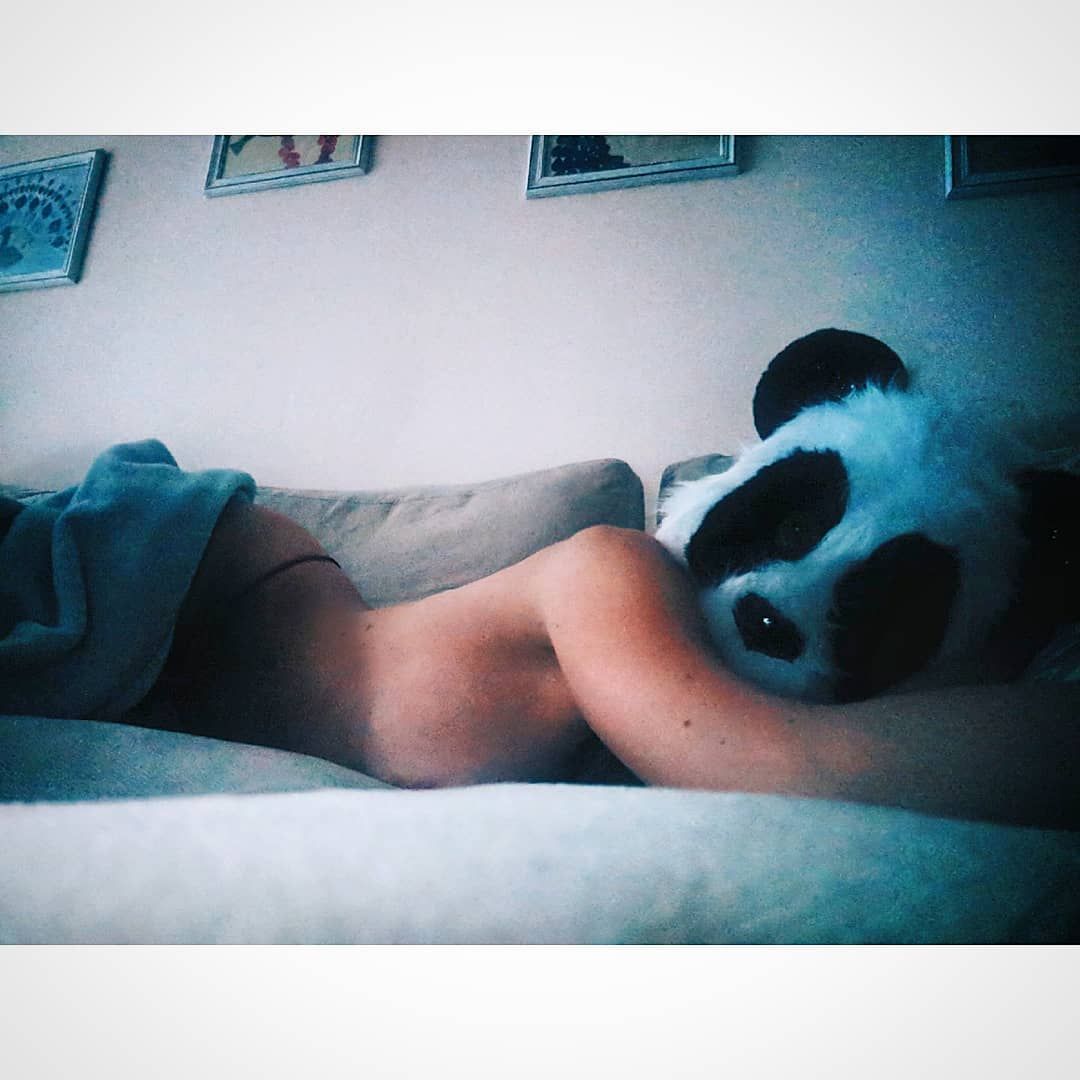 Kate Quigley Nude & Sexy 043