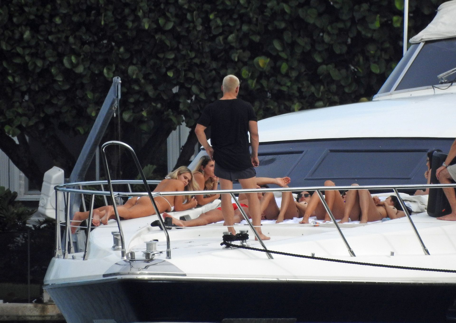 Kinsey Wolanski, Leidy Amelia, Etc Sexy 013