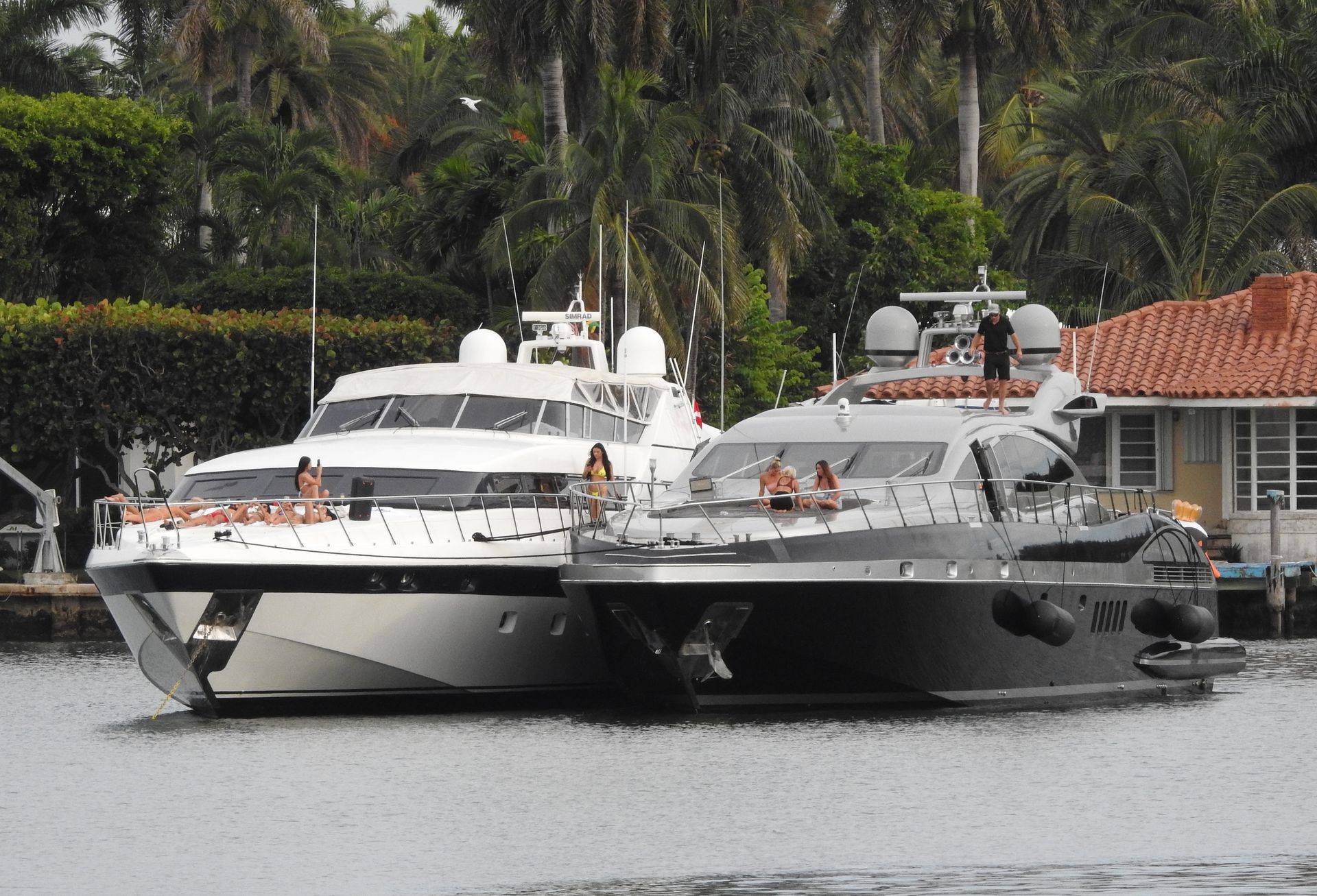 Kinsey Wolanski, Leidy Amelia, Etc Sexy 030