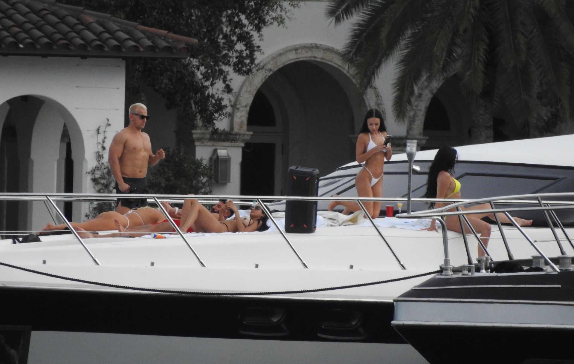 Kinsey Wolanski, Leidy Amelia, Etc Sexy 033