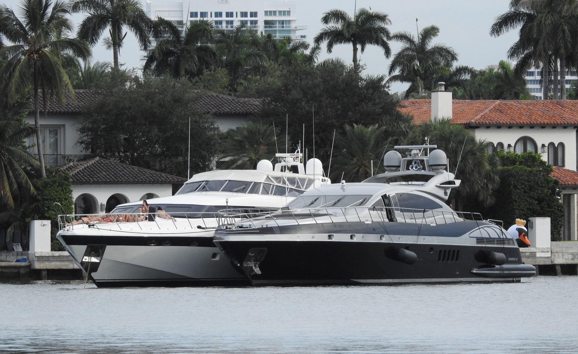 Kinsey Wolanski, Leidy Amelia, Etc Sexy 007