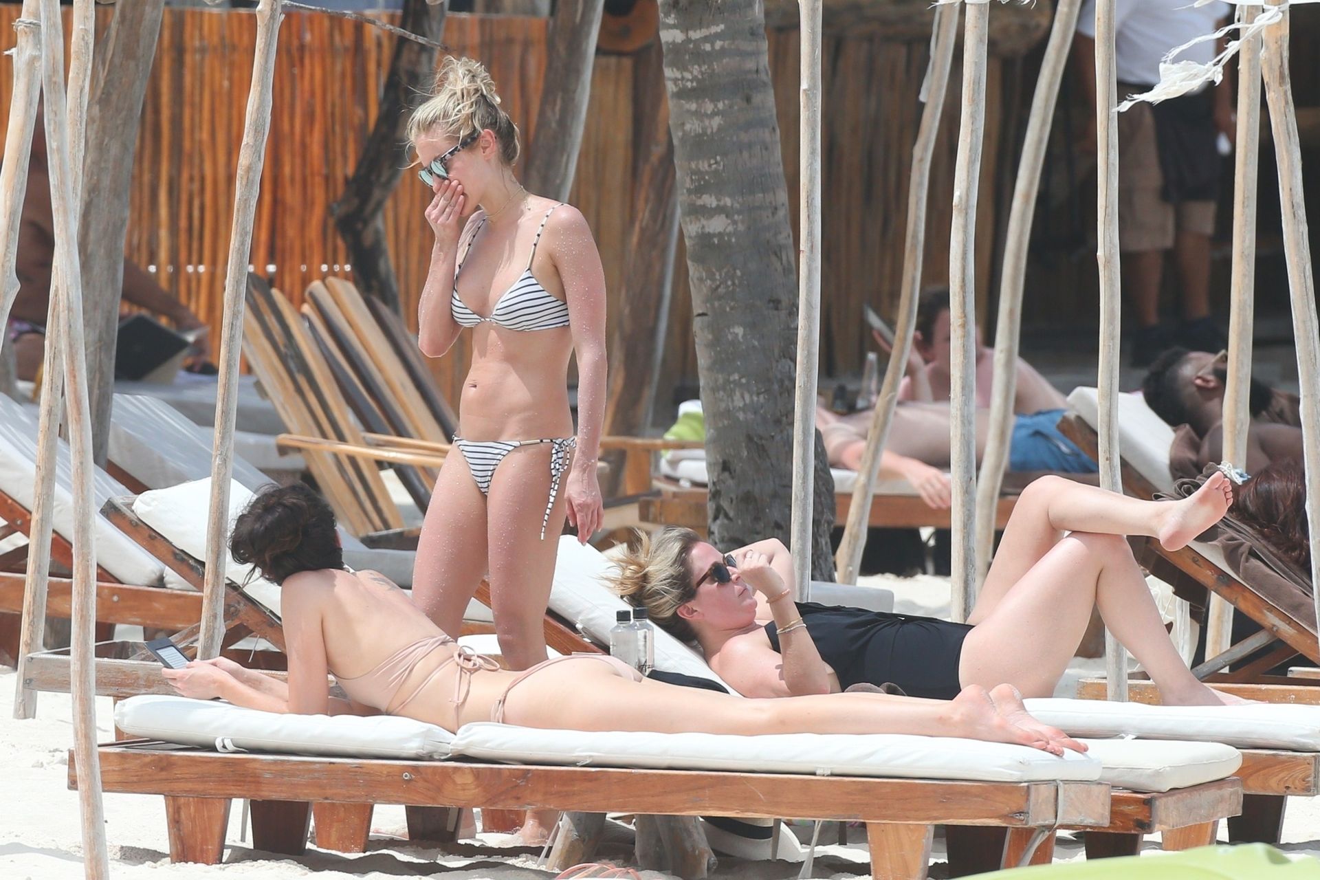 Kristin Cavallari Sexy 027