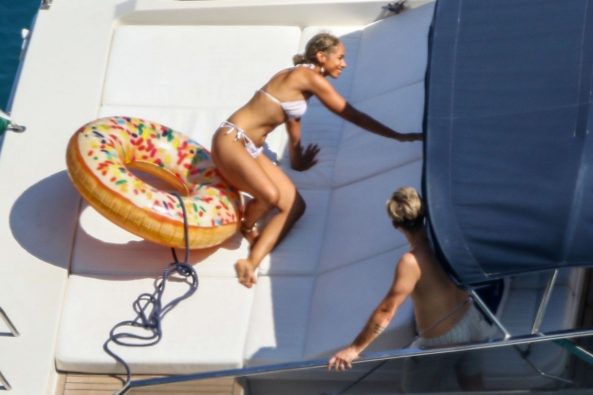 Leona Lewis Sexy 018