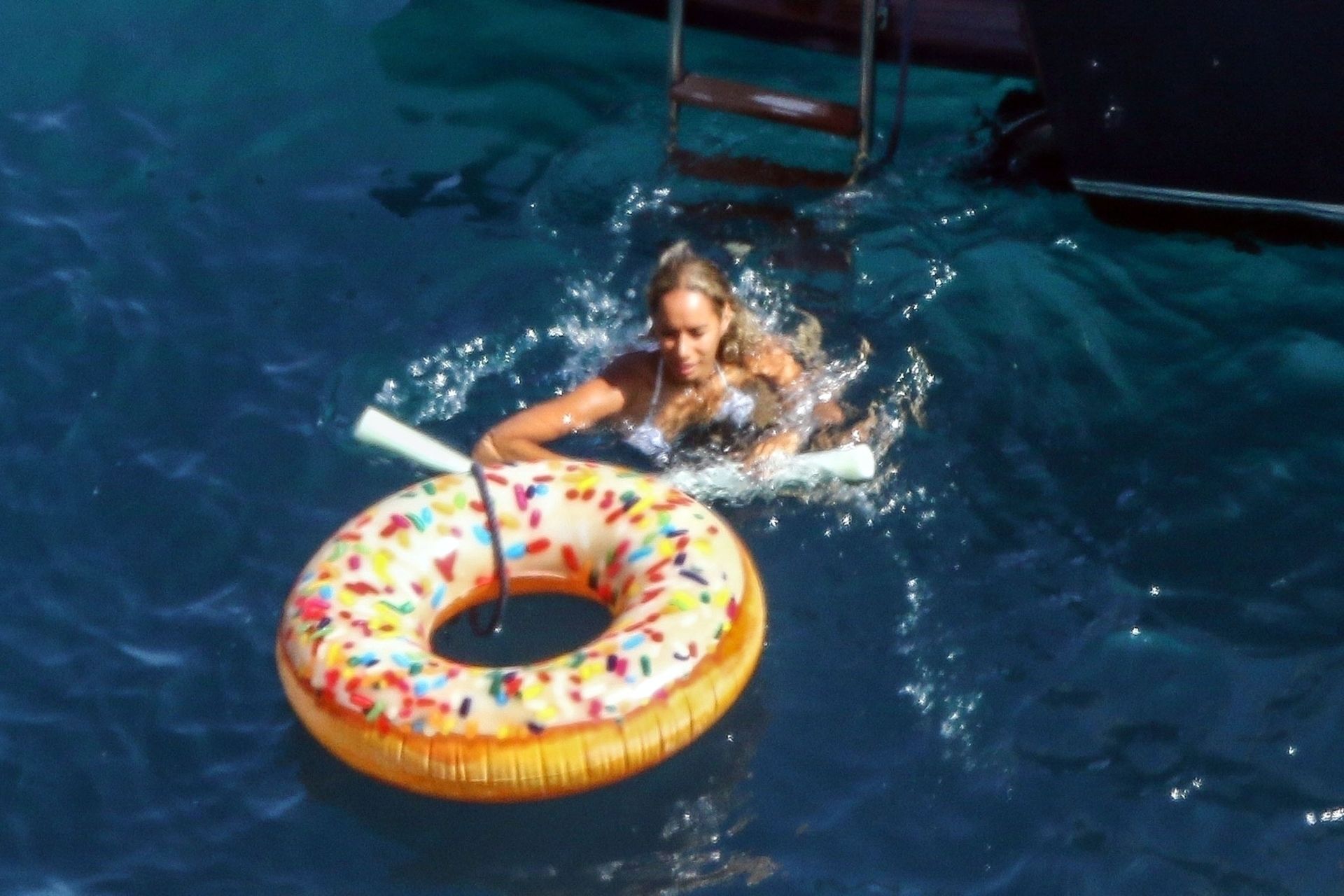 Leona Lewis Sexy 026