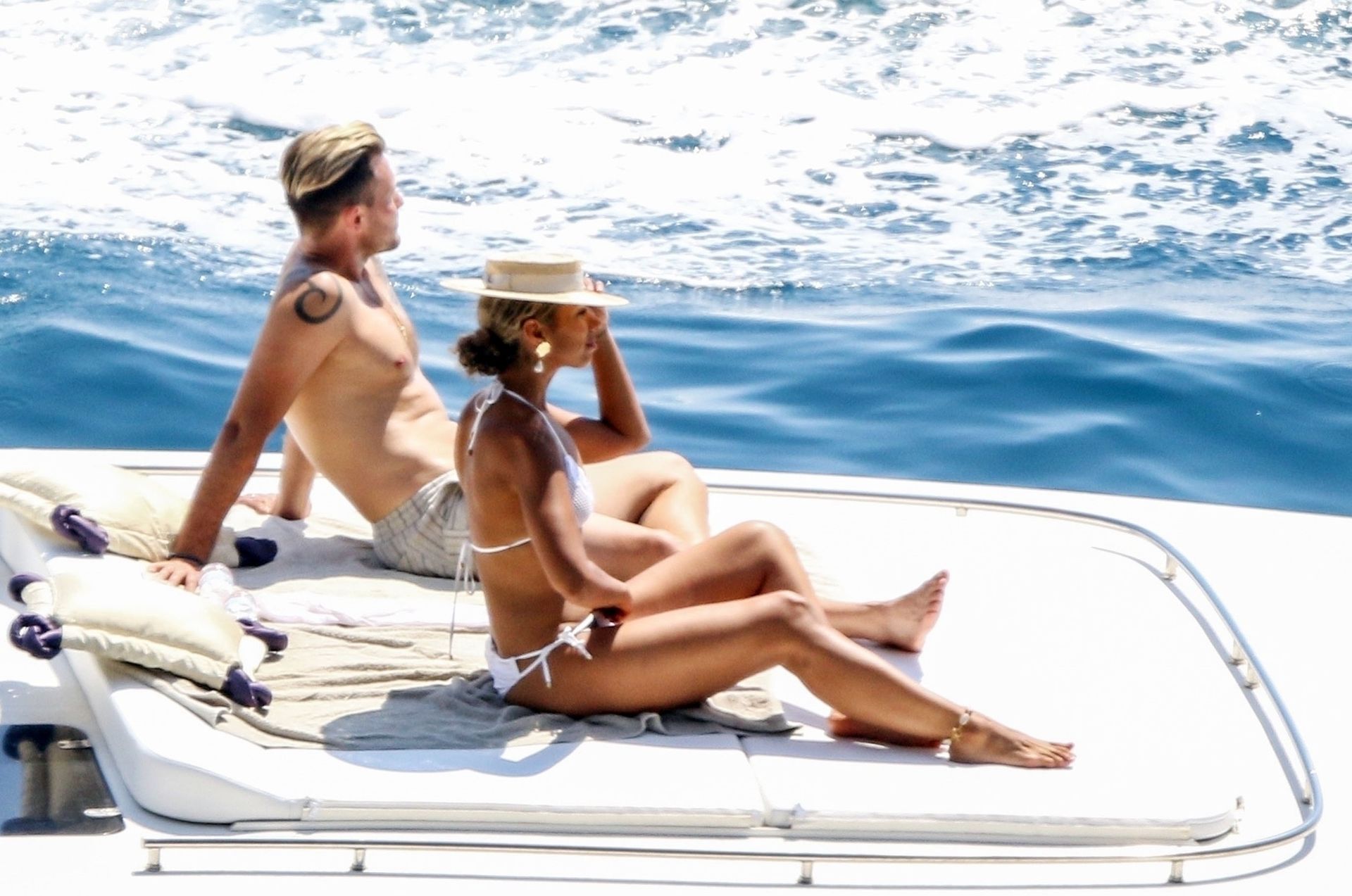 Leona Lewis Sexy 005