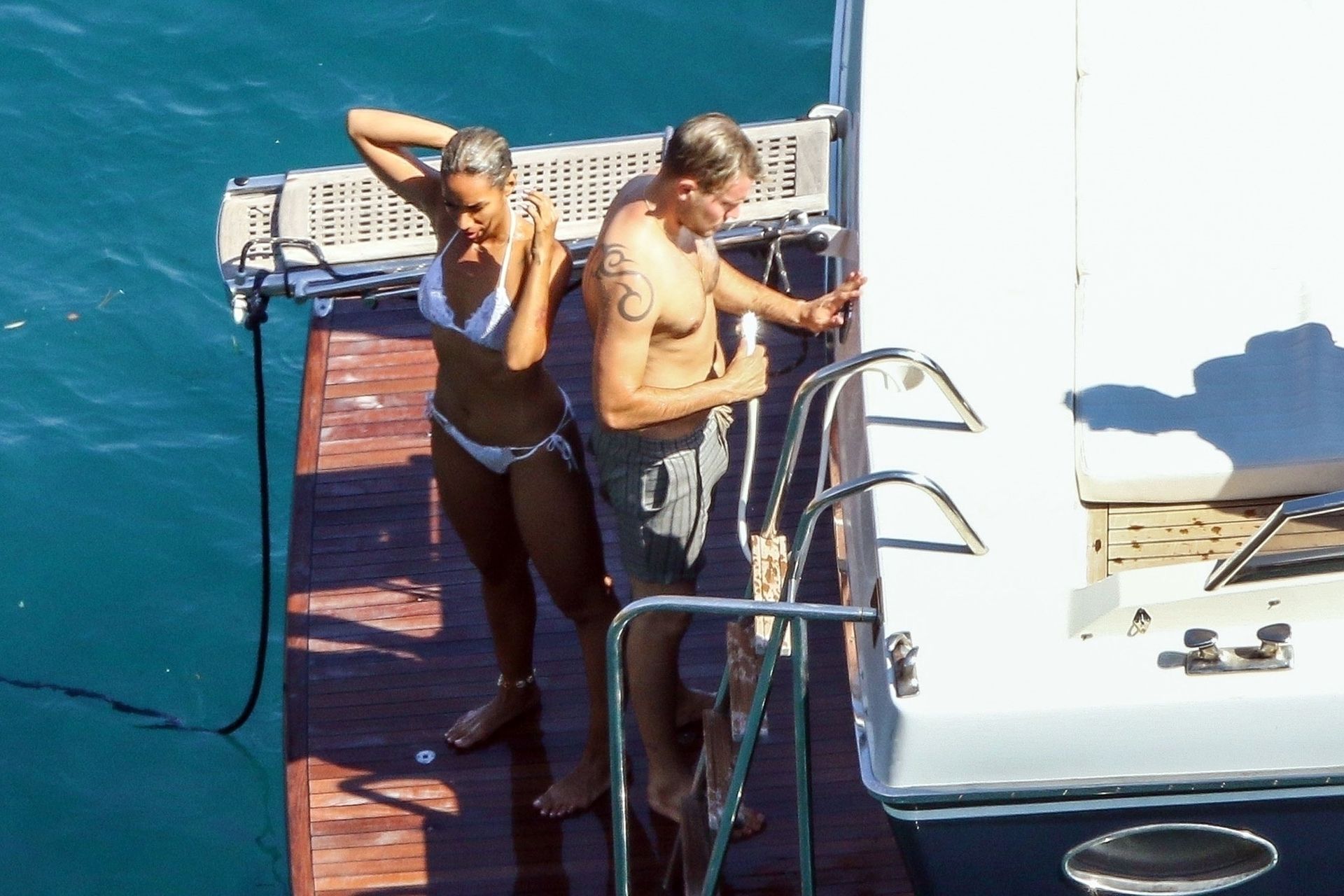 Leona Lewis Sexy 058