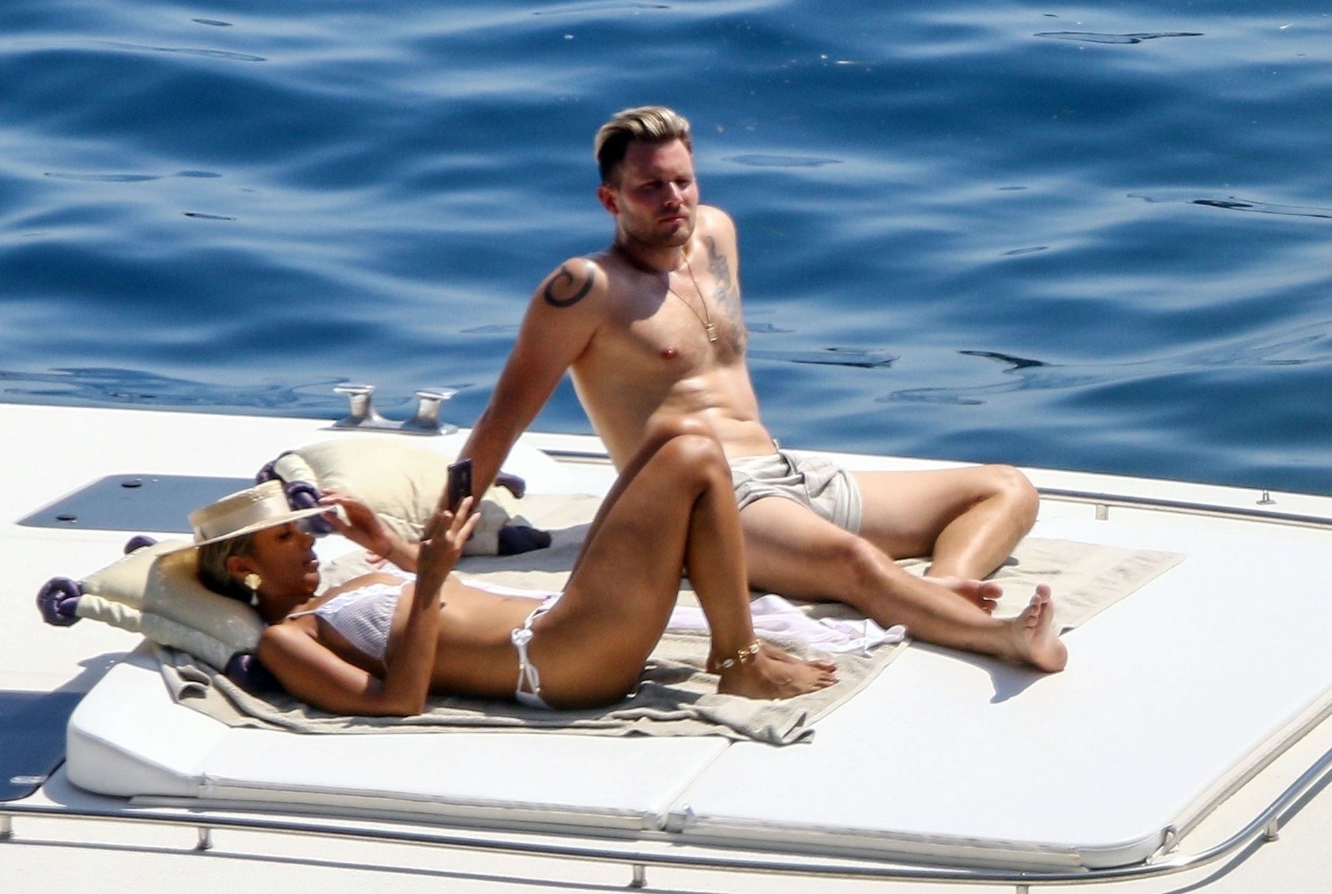 Leona Lewis Sexy 007