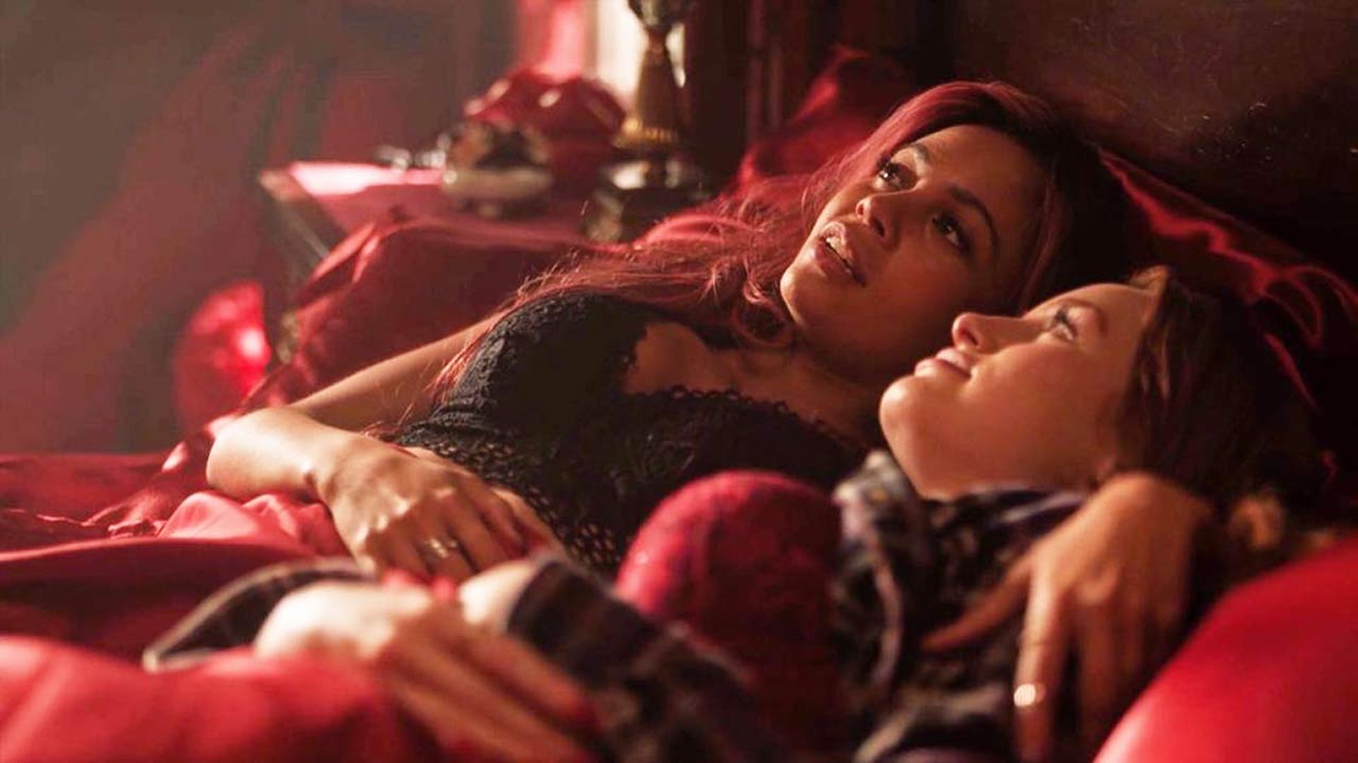 Madelaine Petsch, Ashleigh Murray Sexy – Riverdale 003