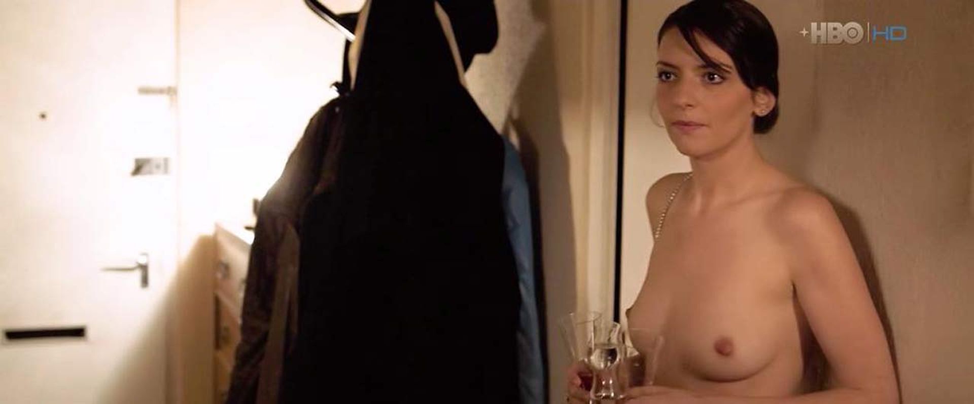 Marina Gera Nude – Szabadesés 003