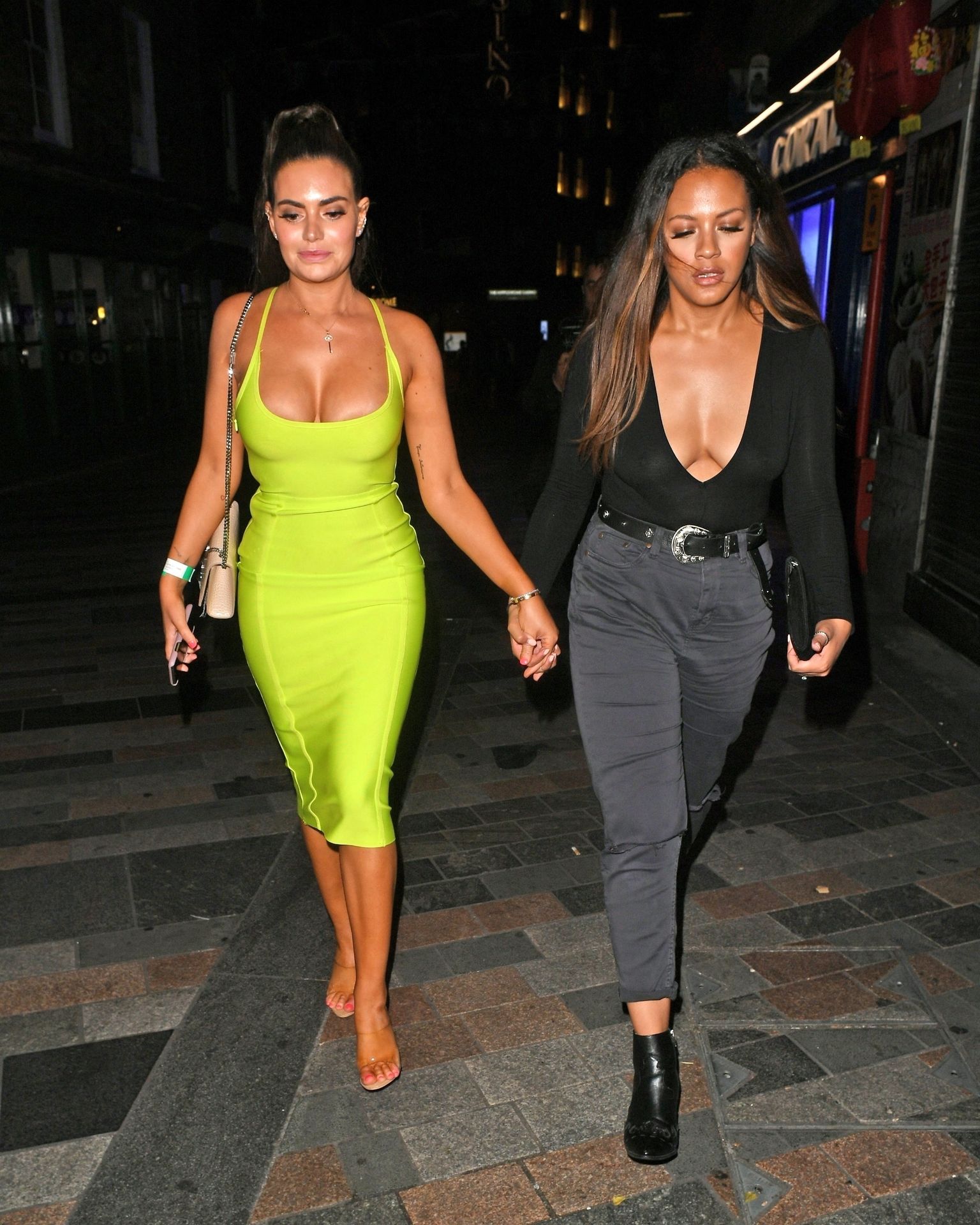 Megan Barton Hanson Sexy 006