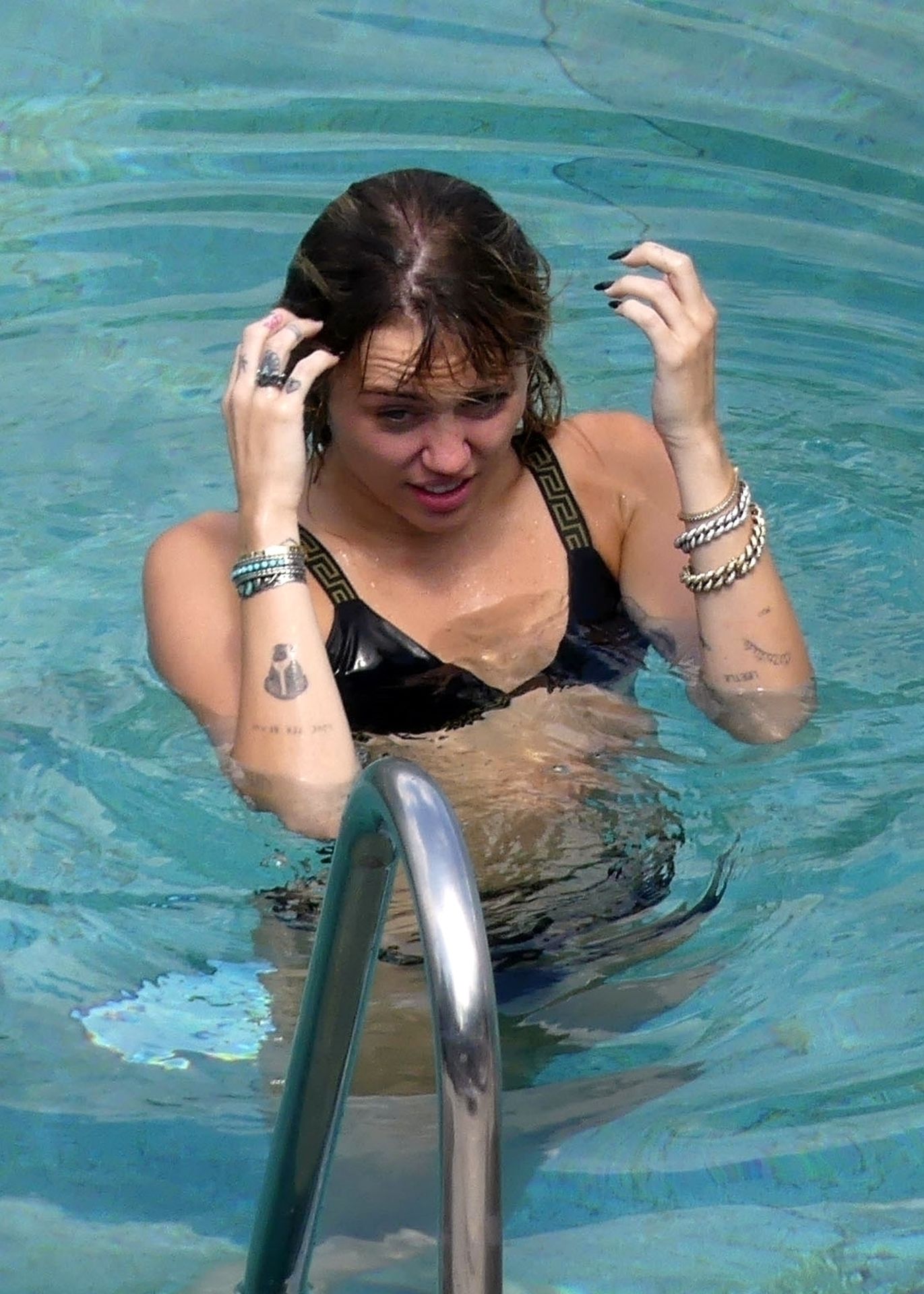 Miley Cyrus Topless, Kaitlynn Carter Hot 018