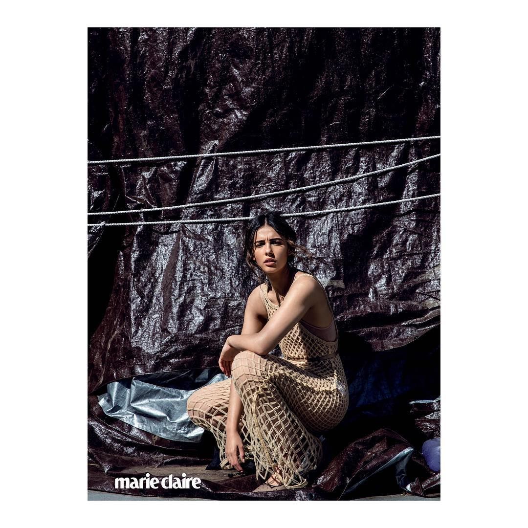 Naomi Scott Sexy 012