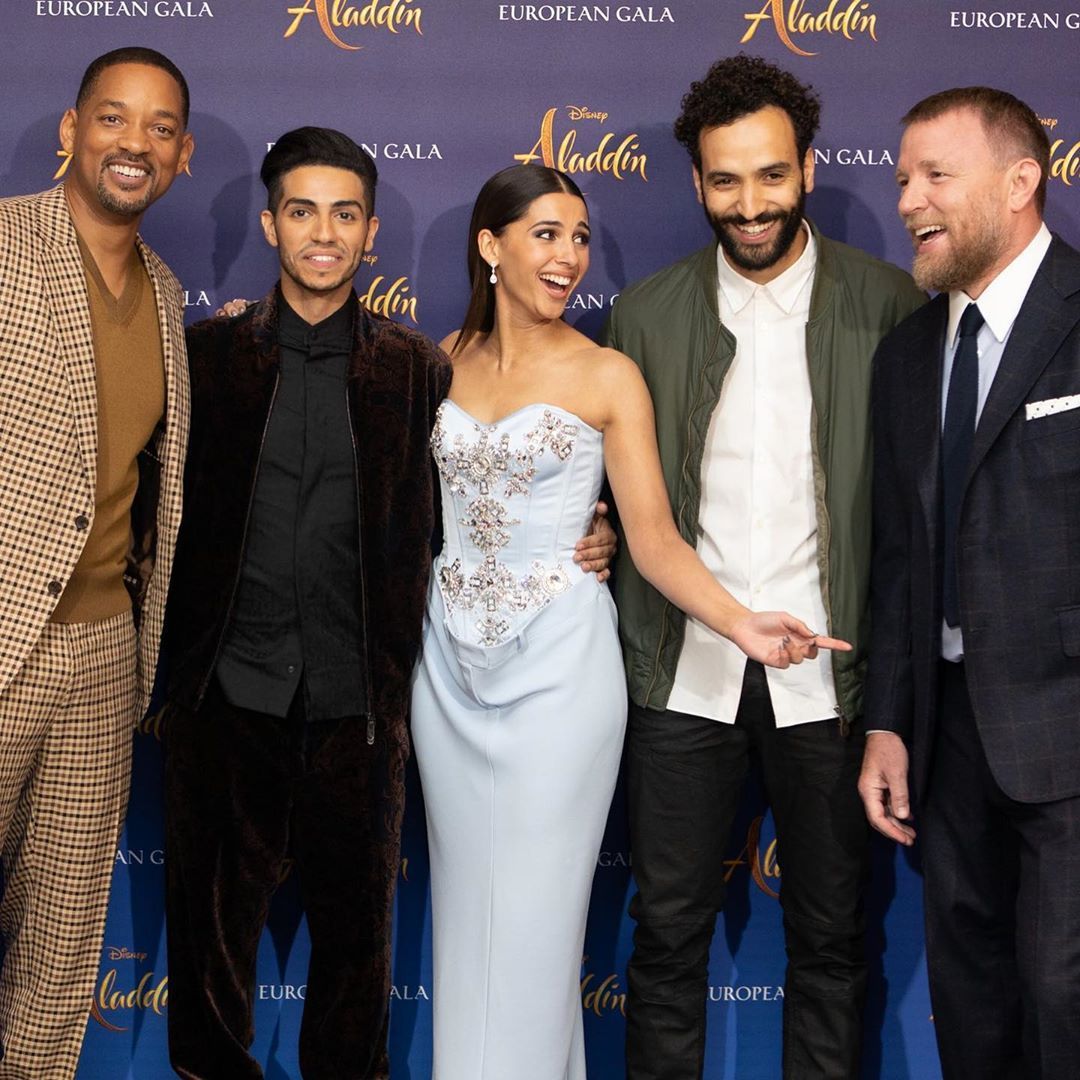 Naomi Scott Sexy 019