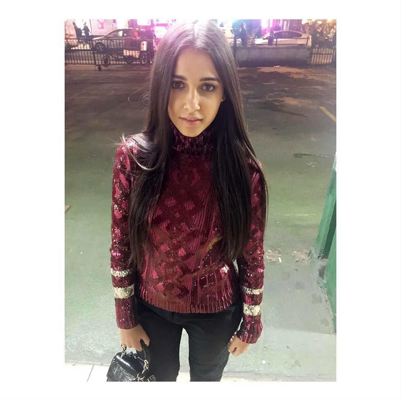 Naomi Scott Sexy 020