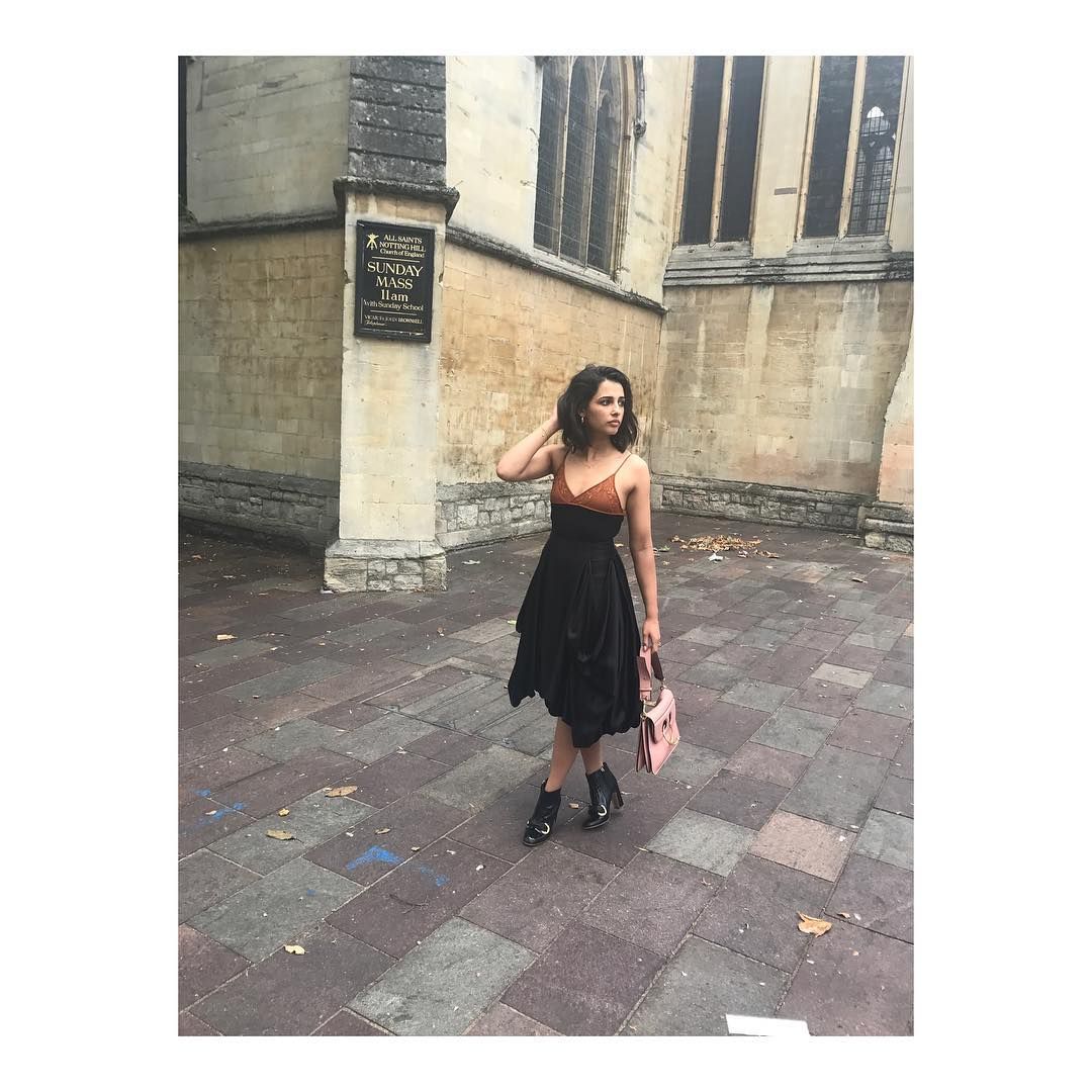 Naomi Scott Sexy 021