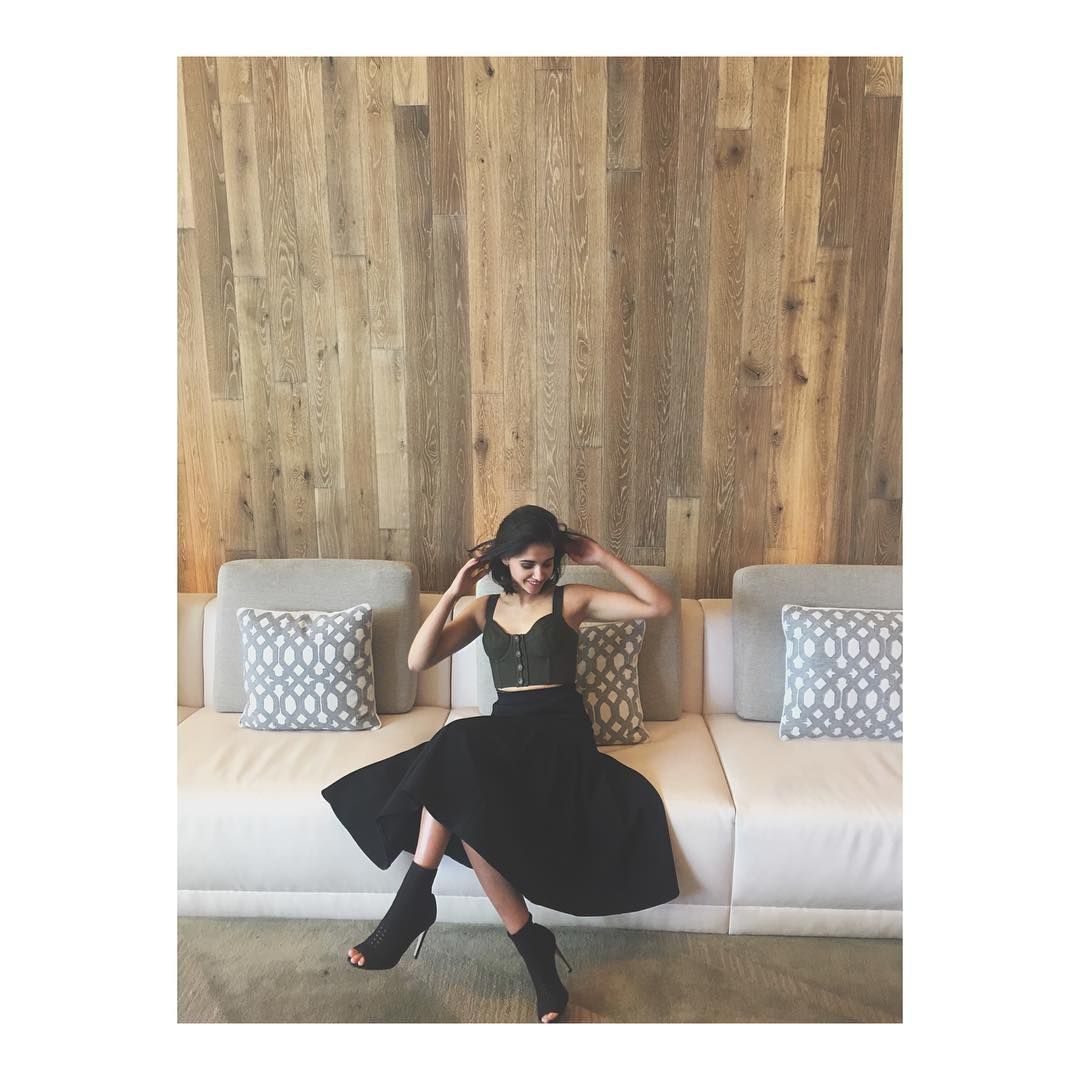 Naomi Scott Sexy 028