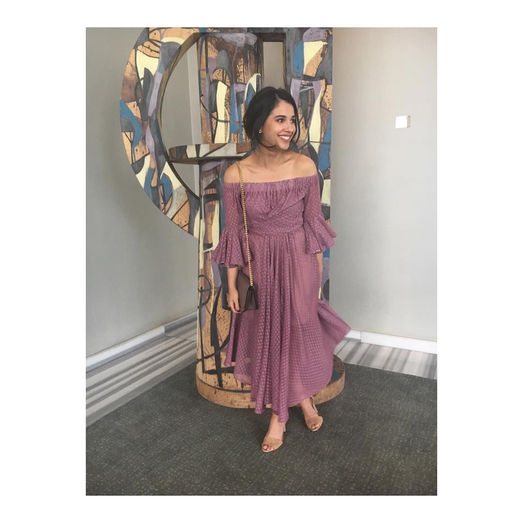 Naomi Scott Sexy 031