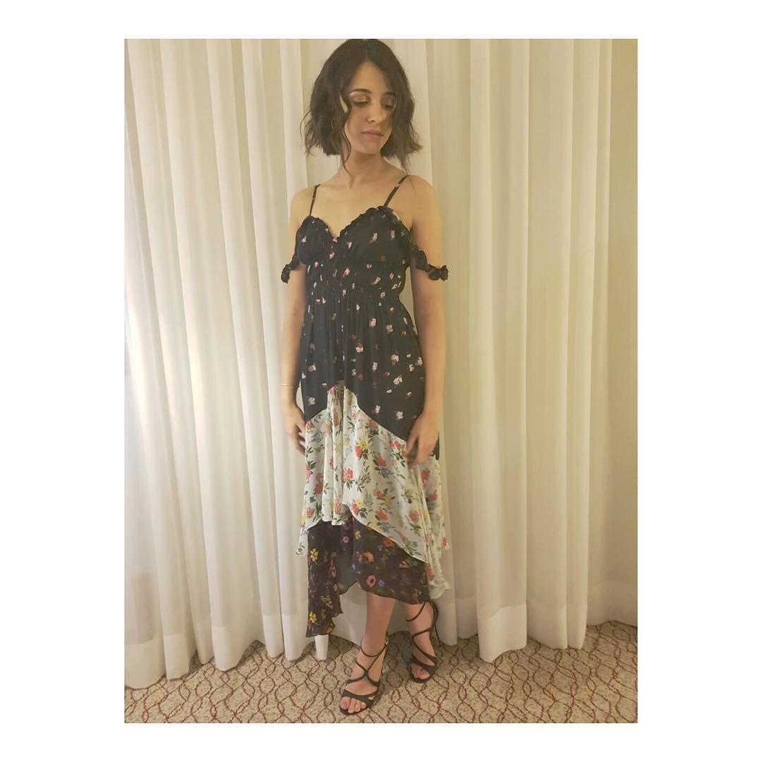 Naomi Scott Sexy 038