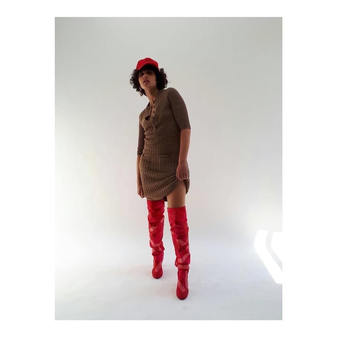 Naomi Scott Sexy 049