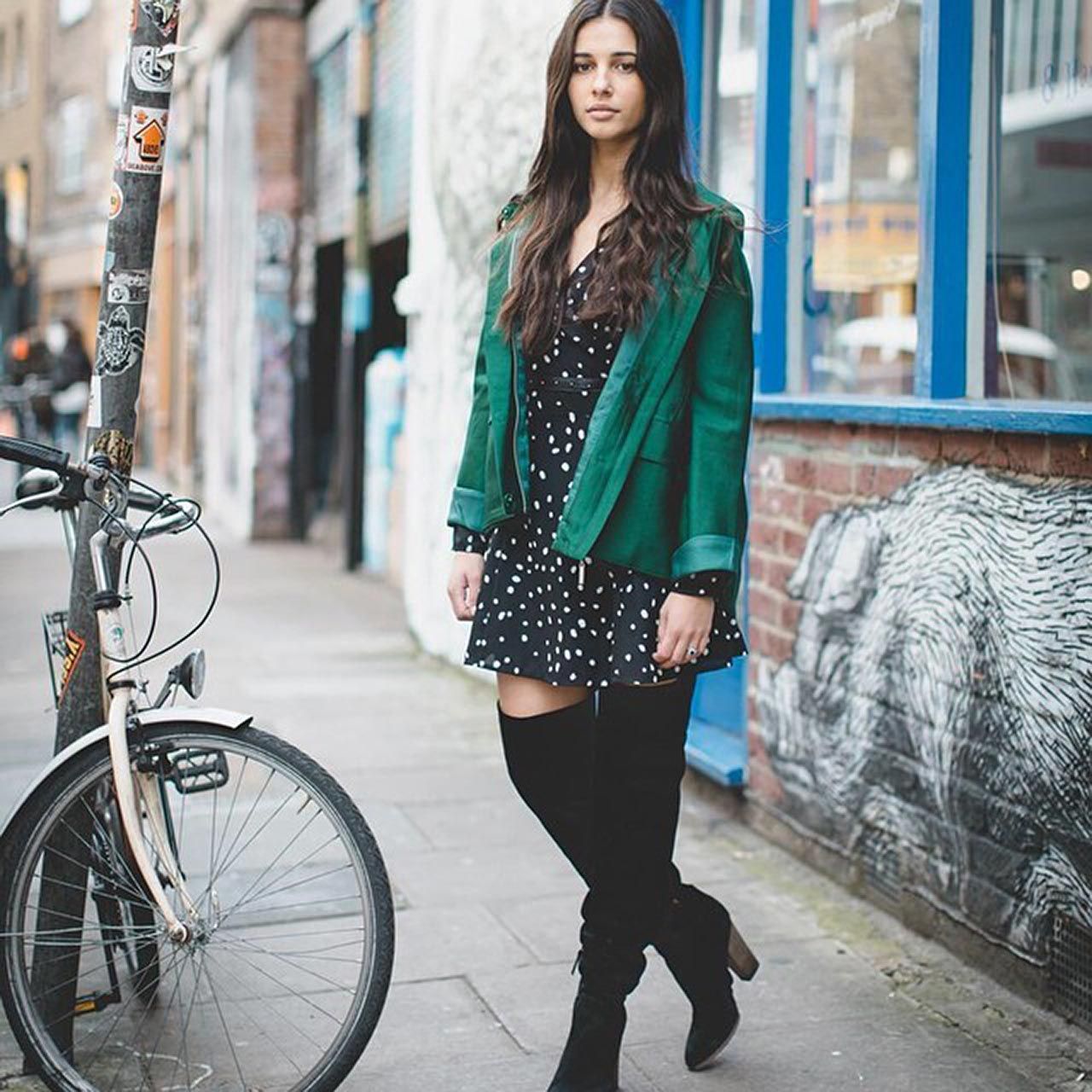 Naomi Scott Sexy 010