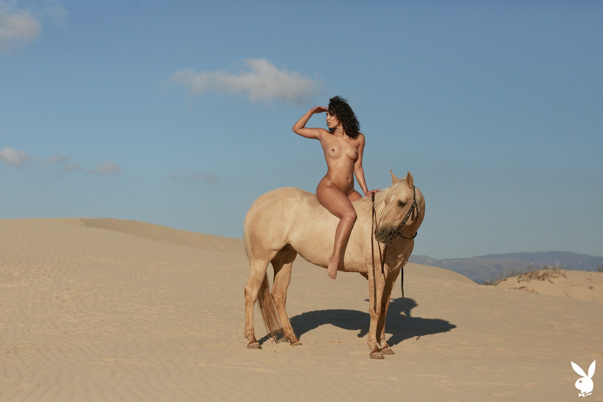 Playmate April 2019 Fo Porter Playboy Plus (19)