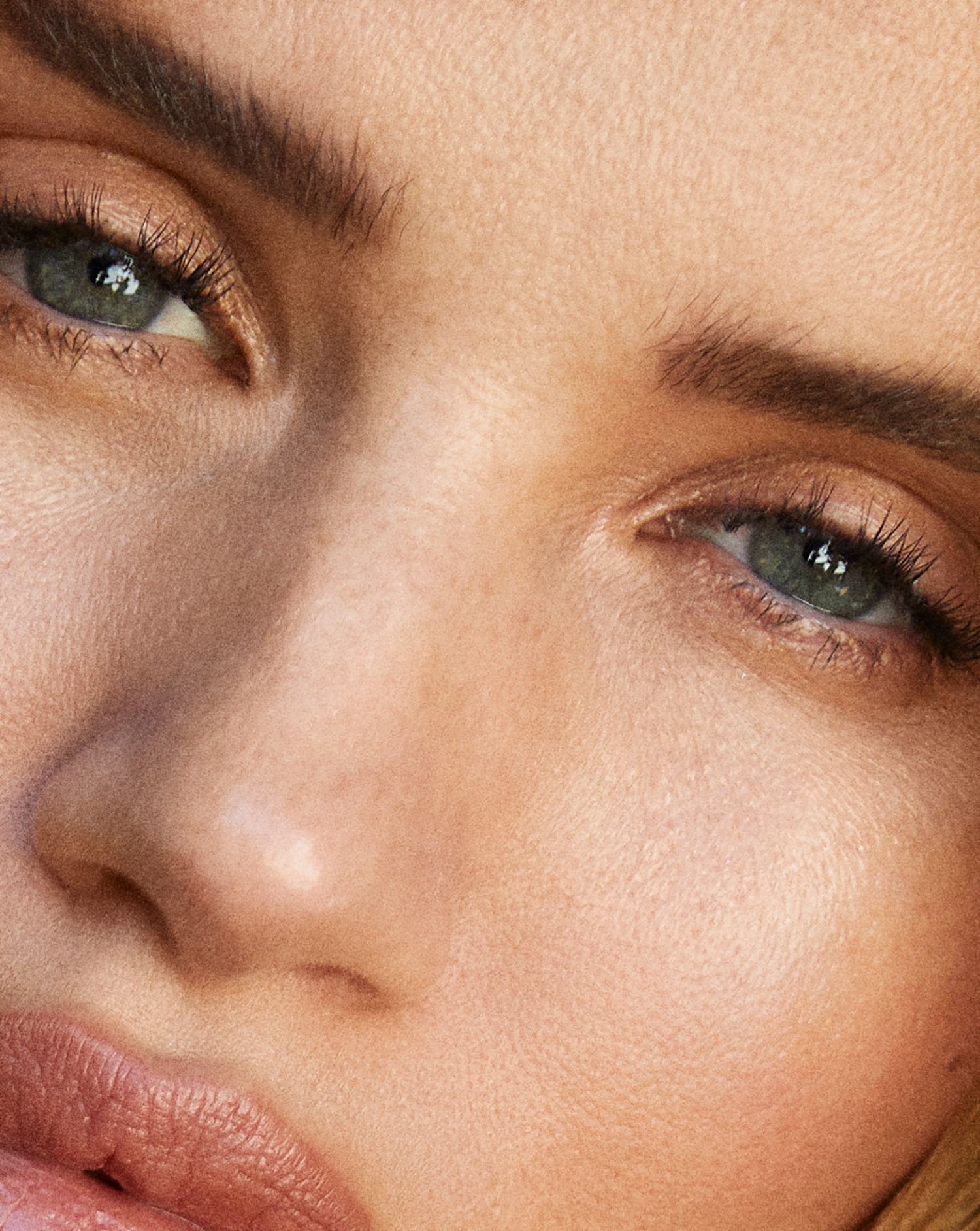 Rosie Huntington Whiteley Sexy 001