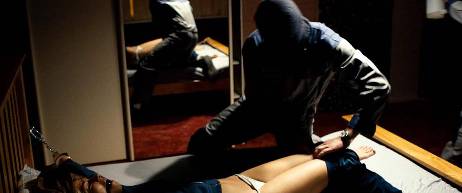 Sarah Chronis Nude – Bloedlink 002