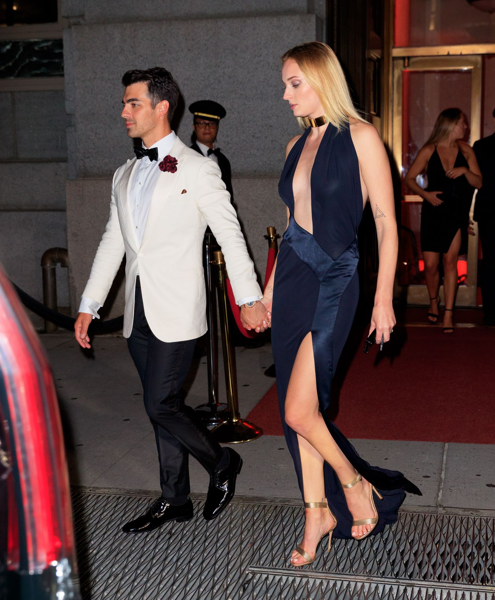 Sophie Turner Braless 015