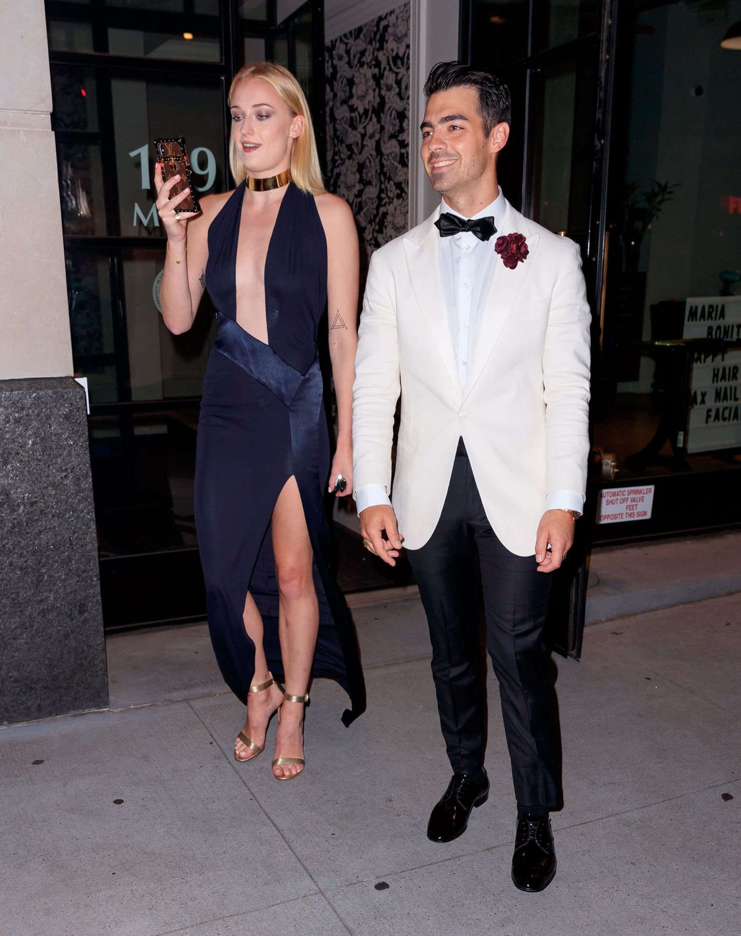 Sophie Turner Braless 004