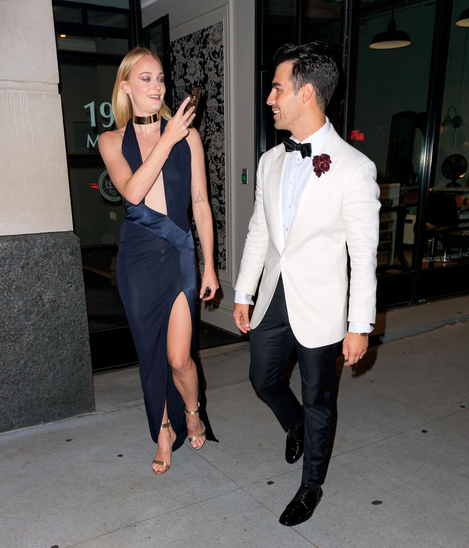 Sophie Turner Braless 007