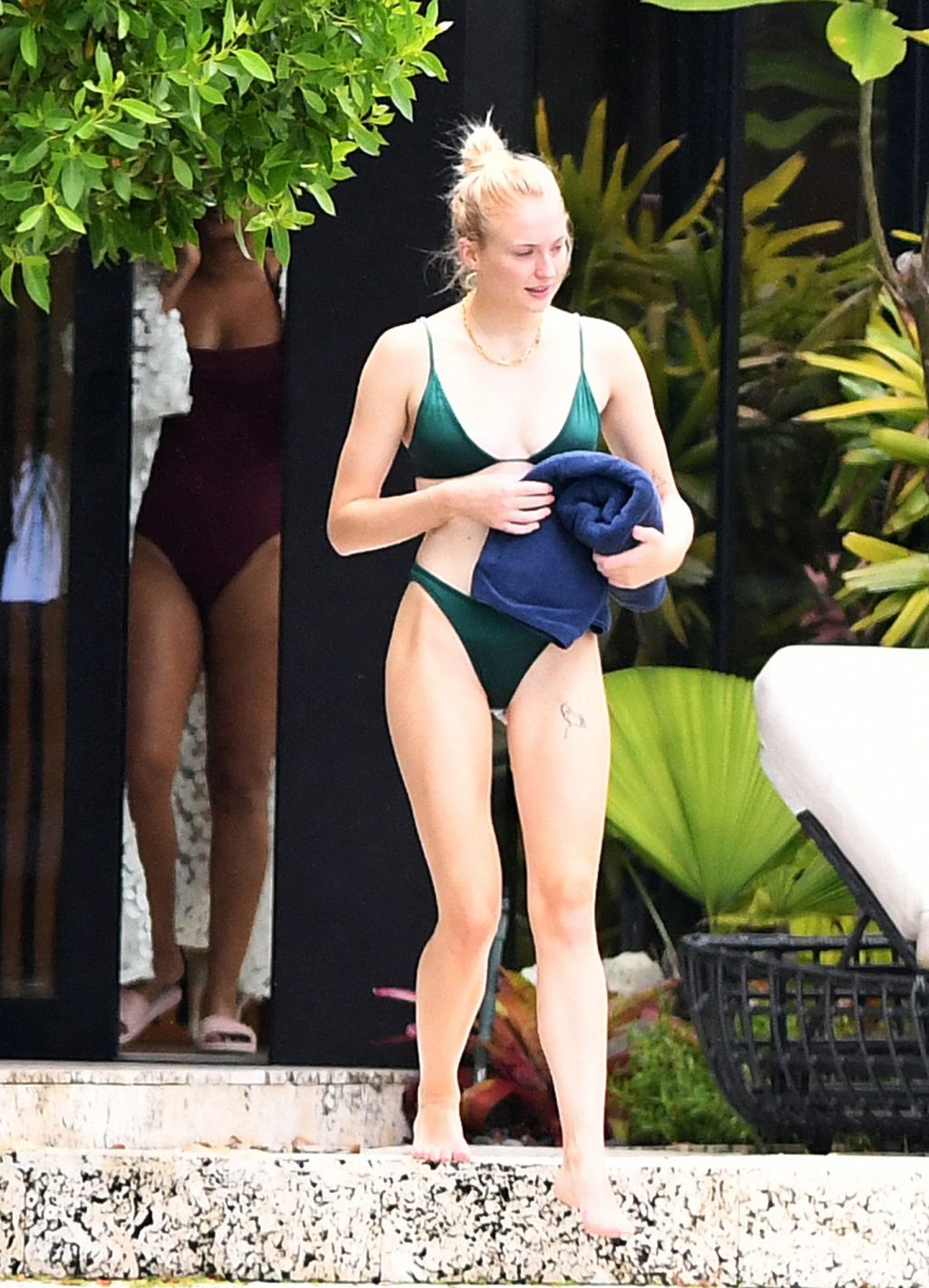 Sophie Turner Sexy Thefappeningblog Com 75 1024x1419